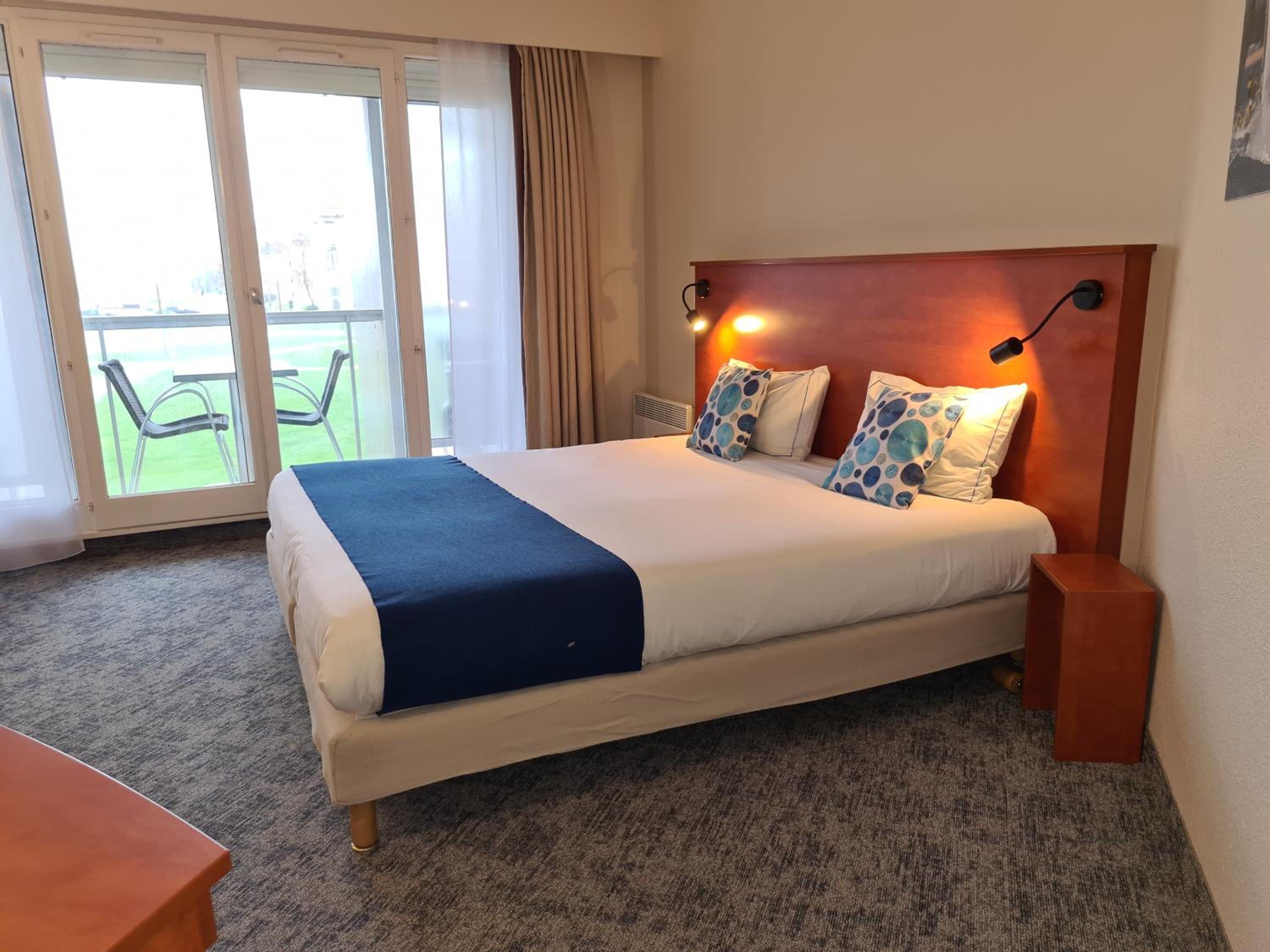 Comfort Room with Harbor View - Photo 2