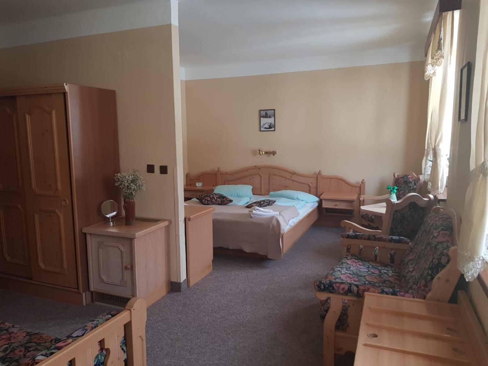 Standard Triple Room - Photo 1