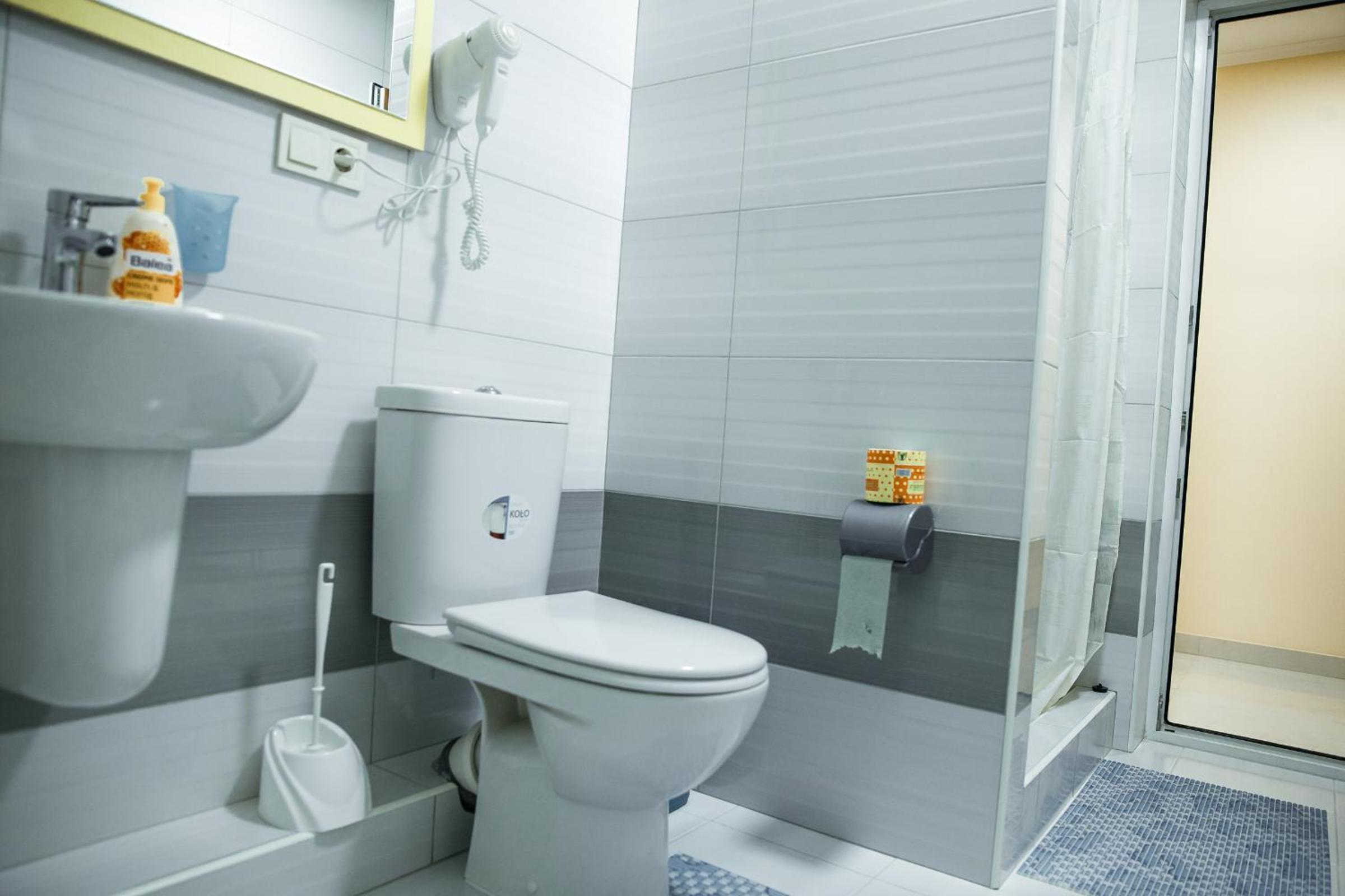 Twin Room with Shared Bathroom photo 2