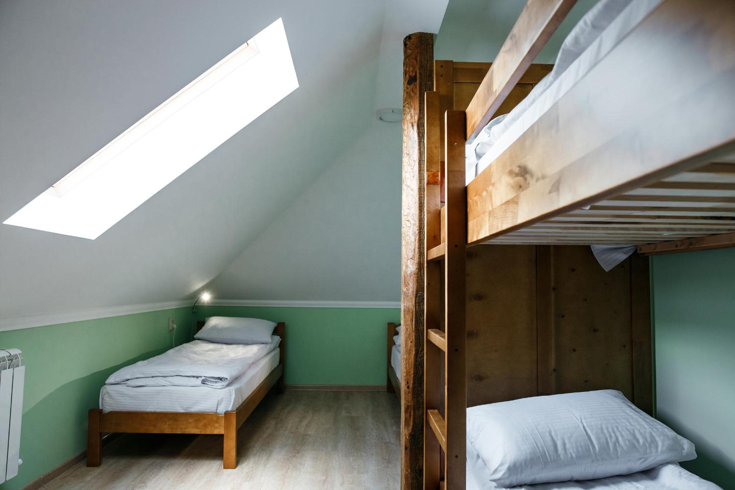 Bed in 4-Bed Mixed Dormitory Room photo 2