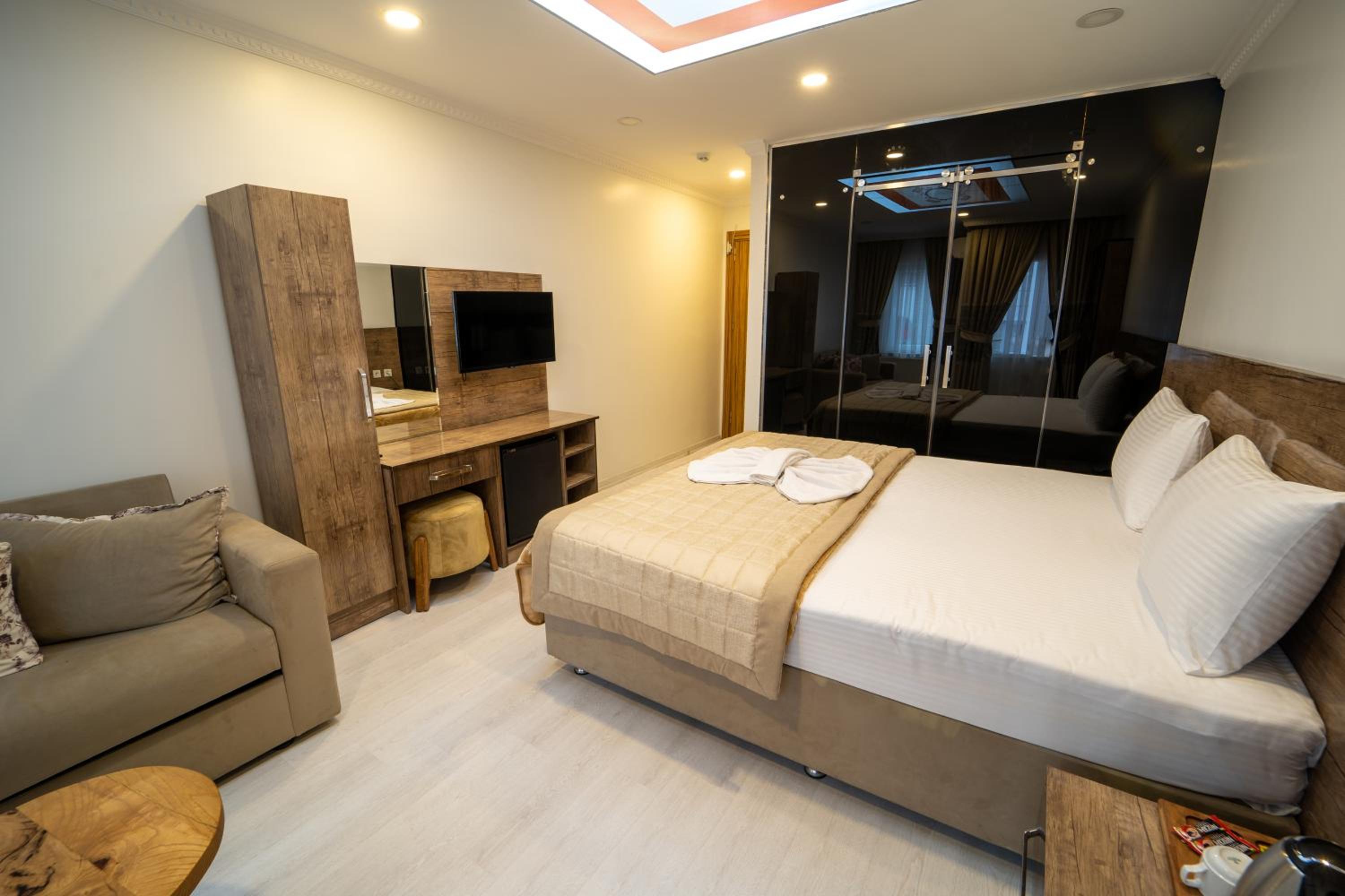 Deluxe Double Room photo 2