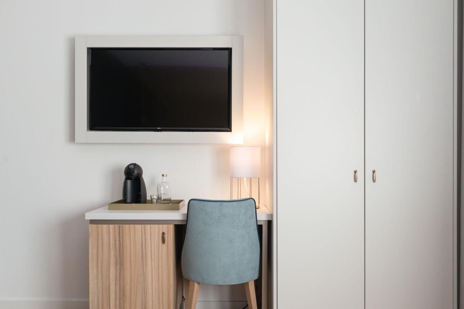 Standard Twin Room - Photo 1