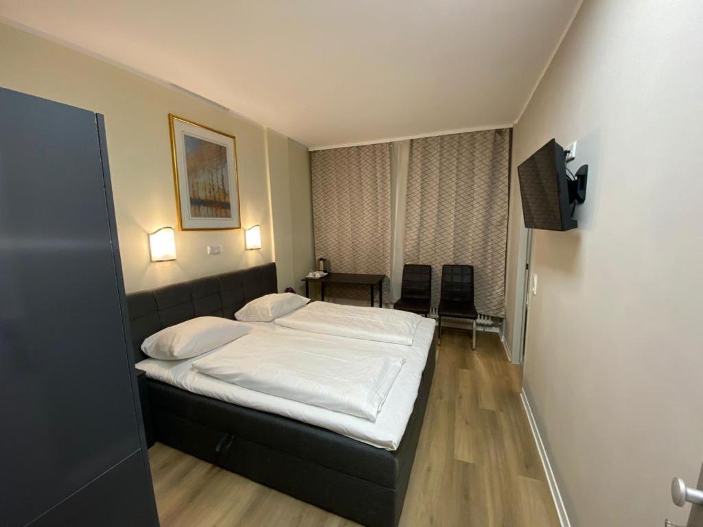 Standard Double or Twin Room photo 1