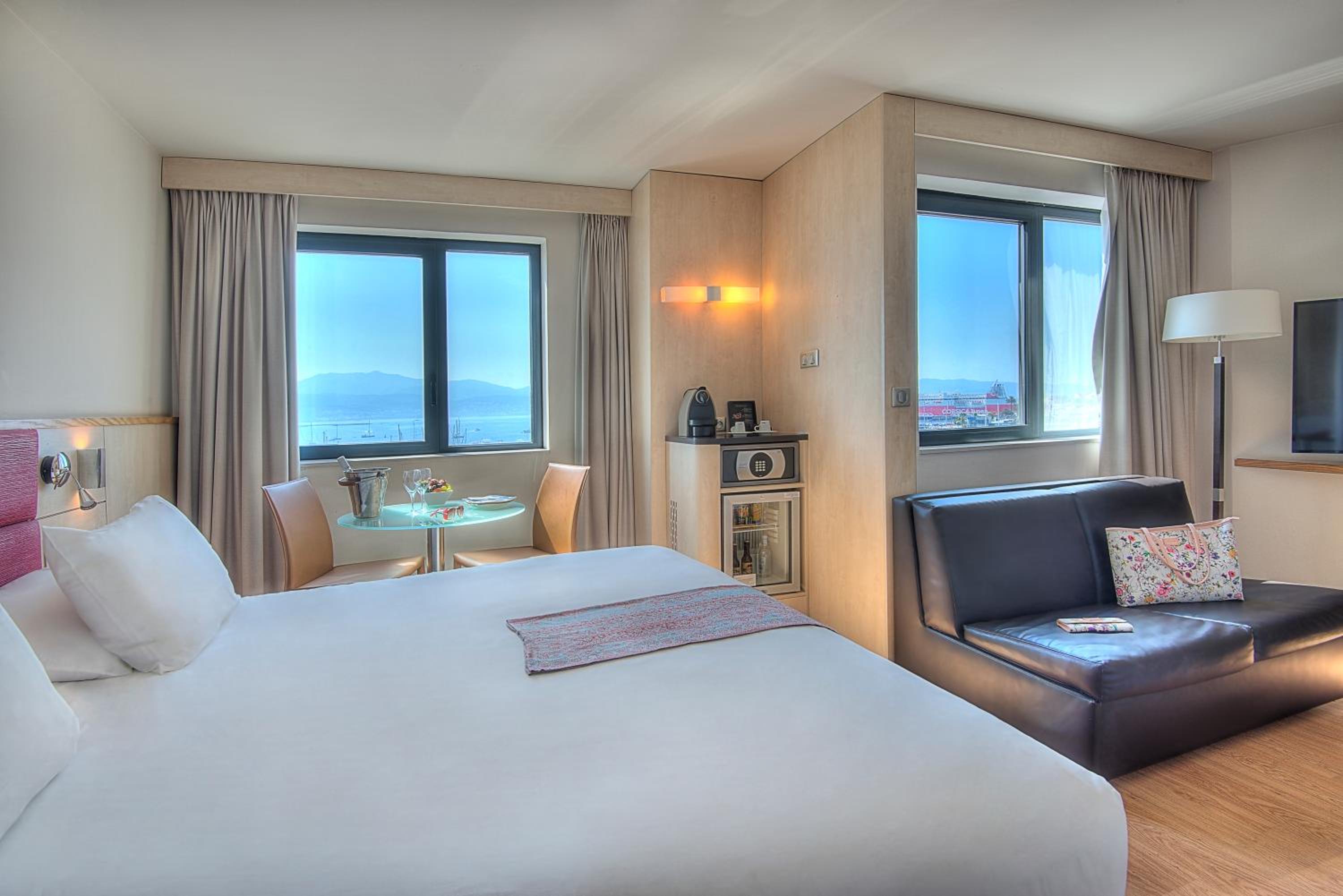 Privilege Double Room with Harbor View - Photo 4