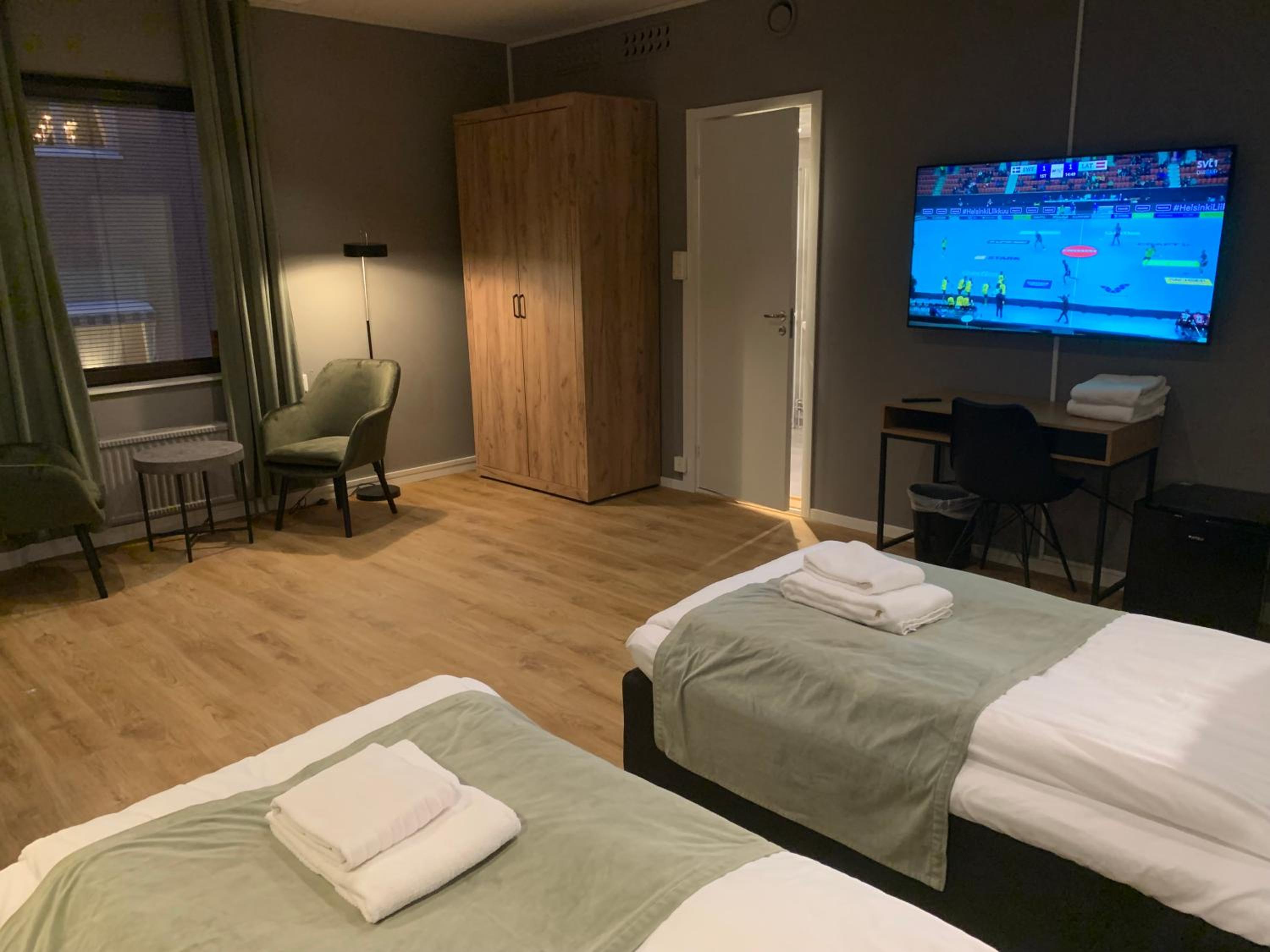 Superior Quadruple Room photo 3