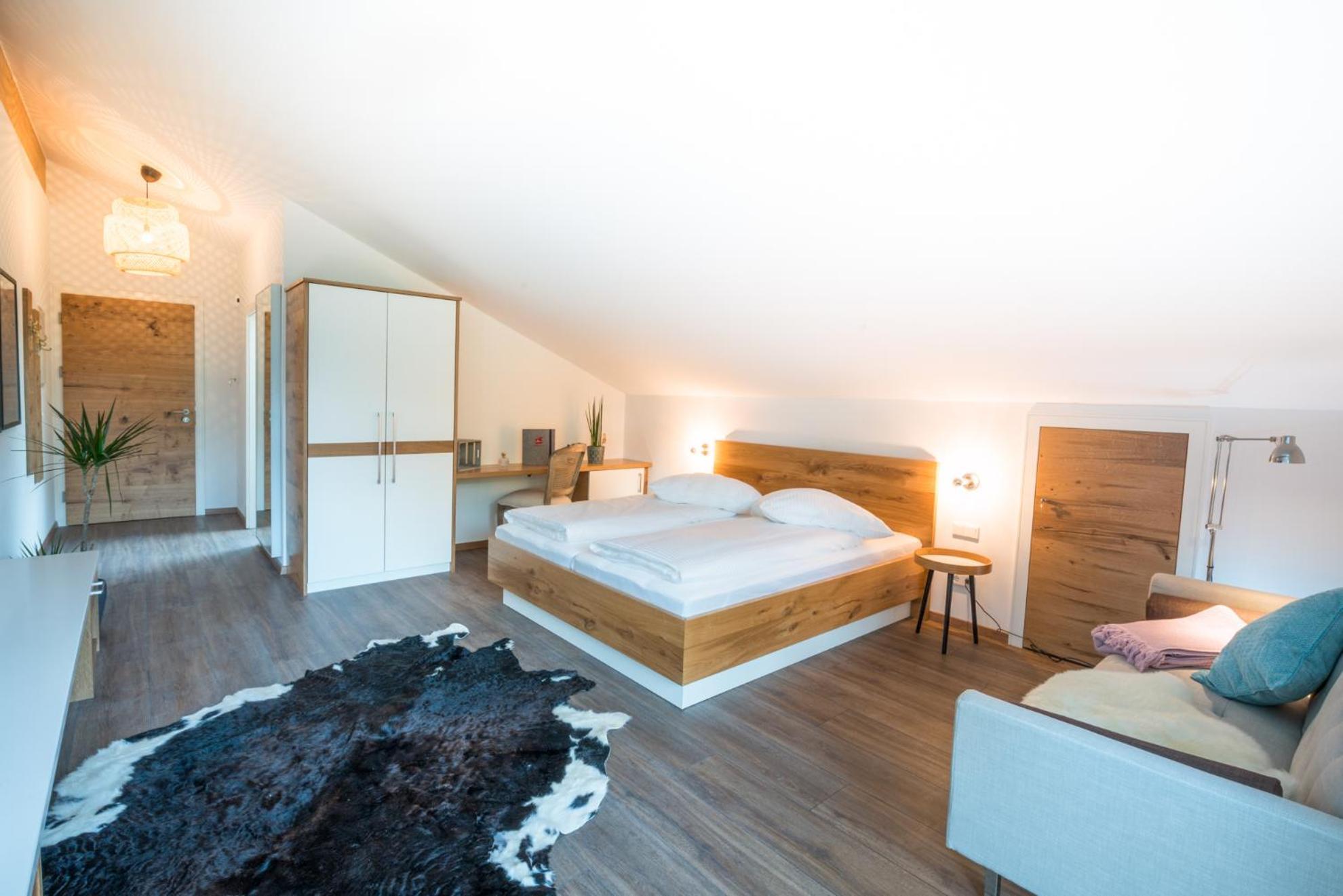 Double Room with Balcony (3 Adults) photo 1