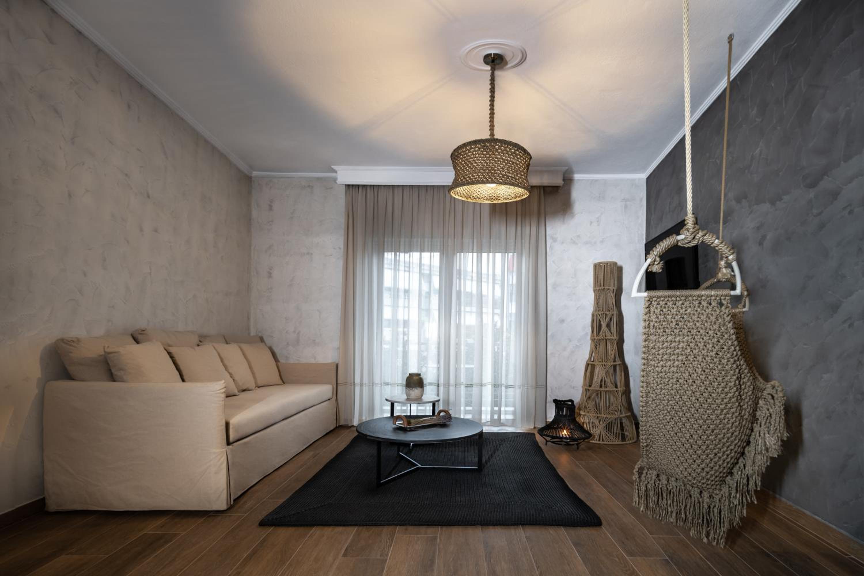 Two-Bedroom Apartment - Photo 3