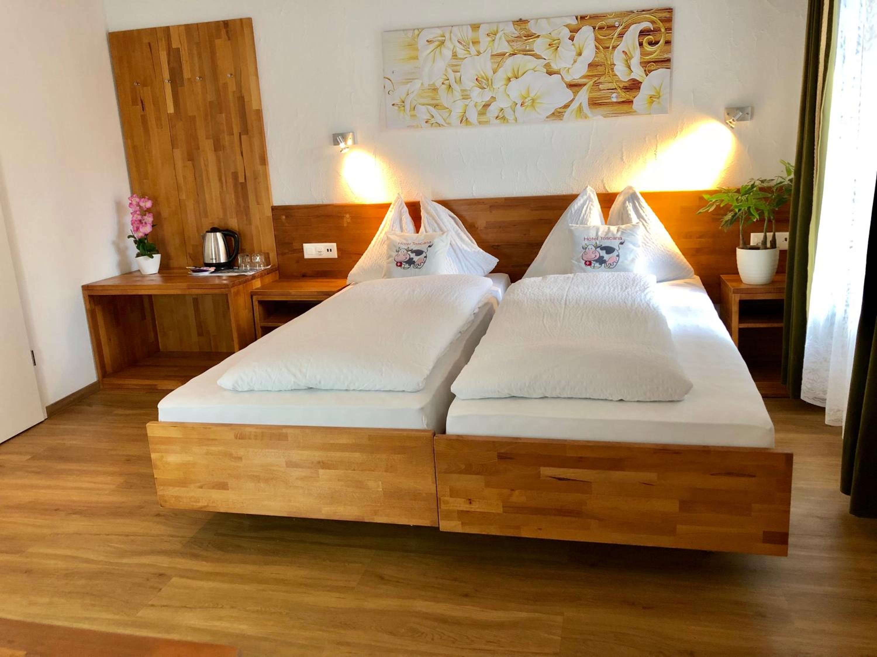 Standard Twin Room - Photo 4