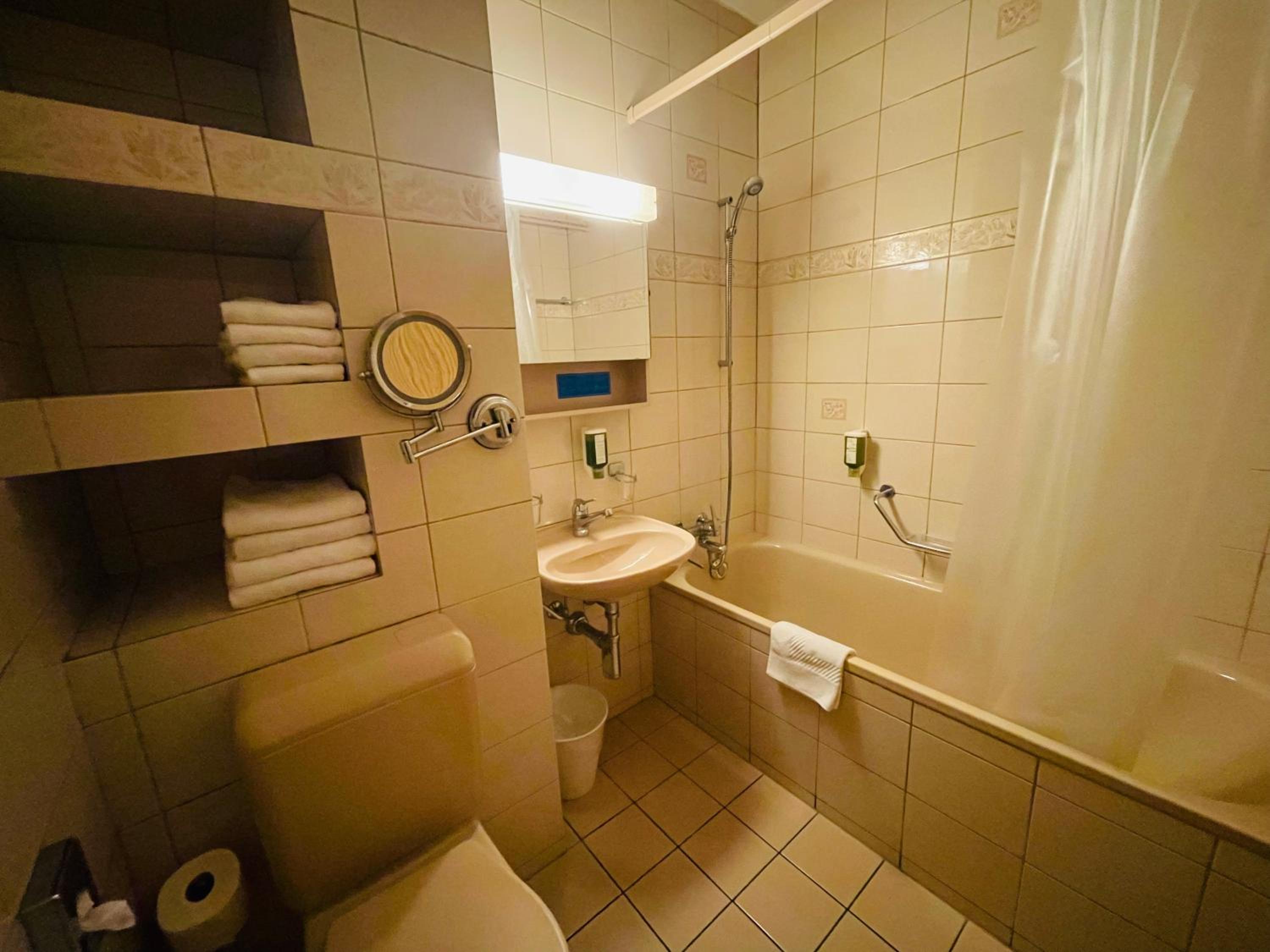 Quadruple Room - Photo 6