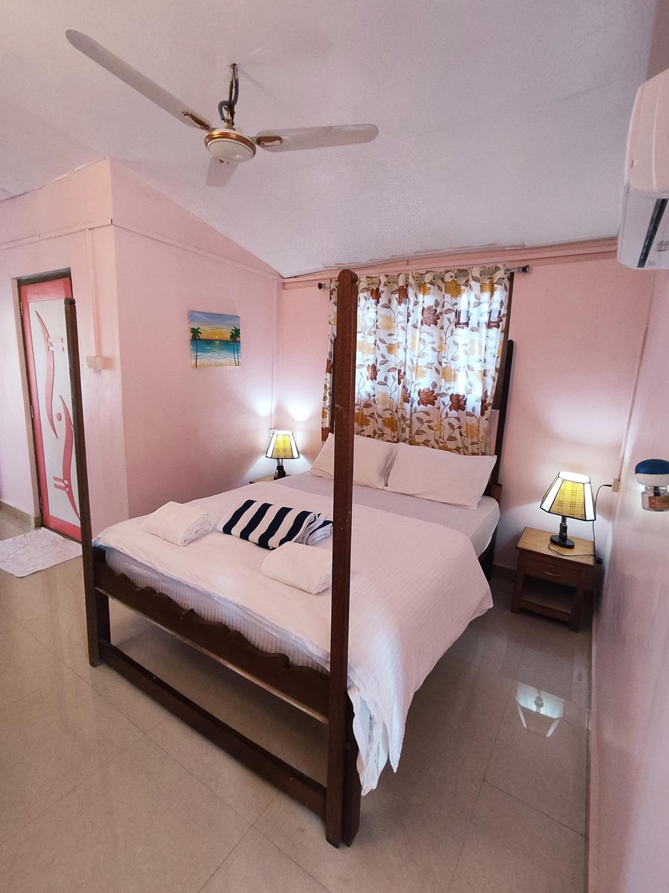 Queen Room with Sea View - Photo 1