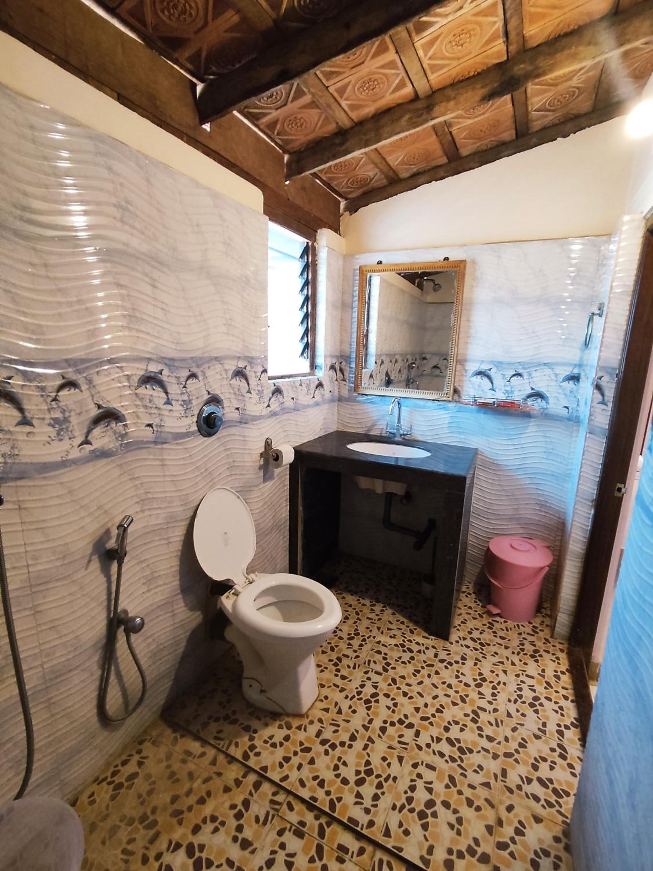 Queen Room with Sea View - Photo 6