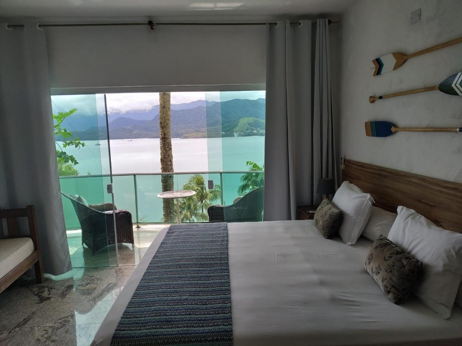 Deluxe Suite with Sea View photo 1