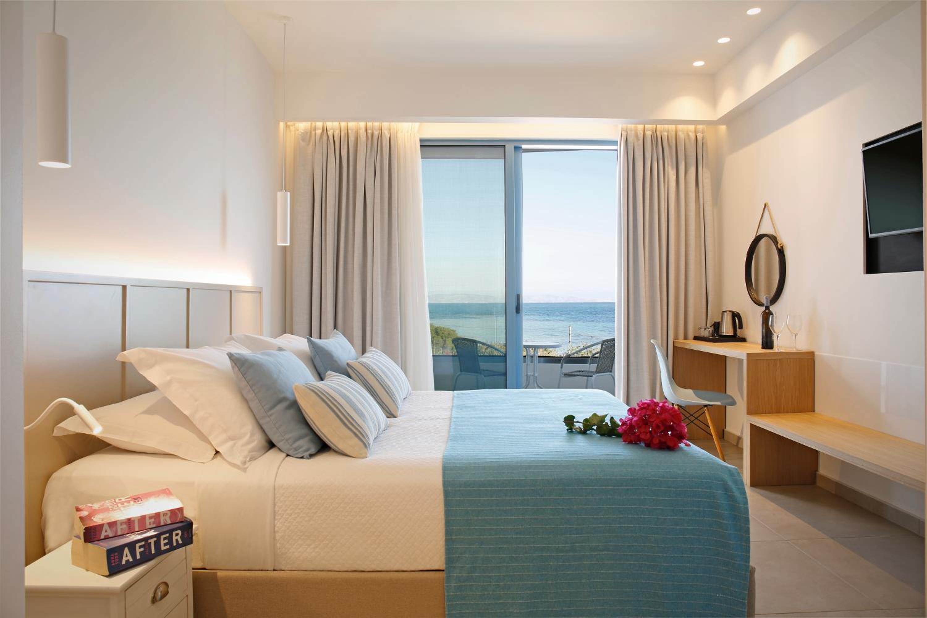 Superior Double Room with Sea View photo 3