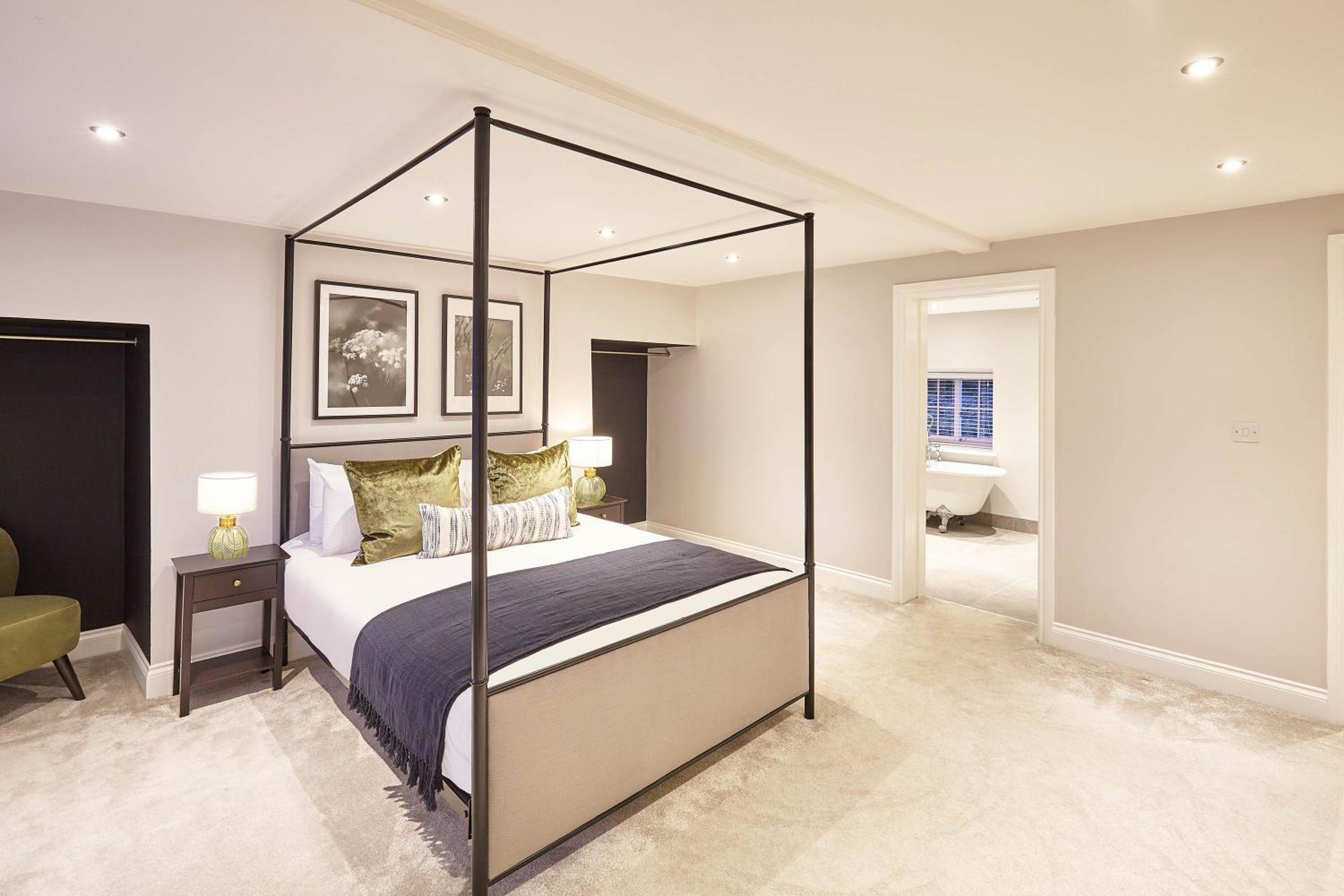 Four-Bedroom House photo 1