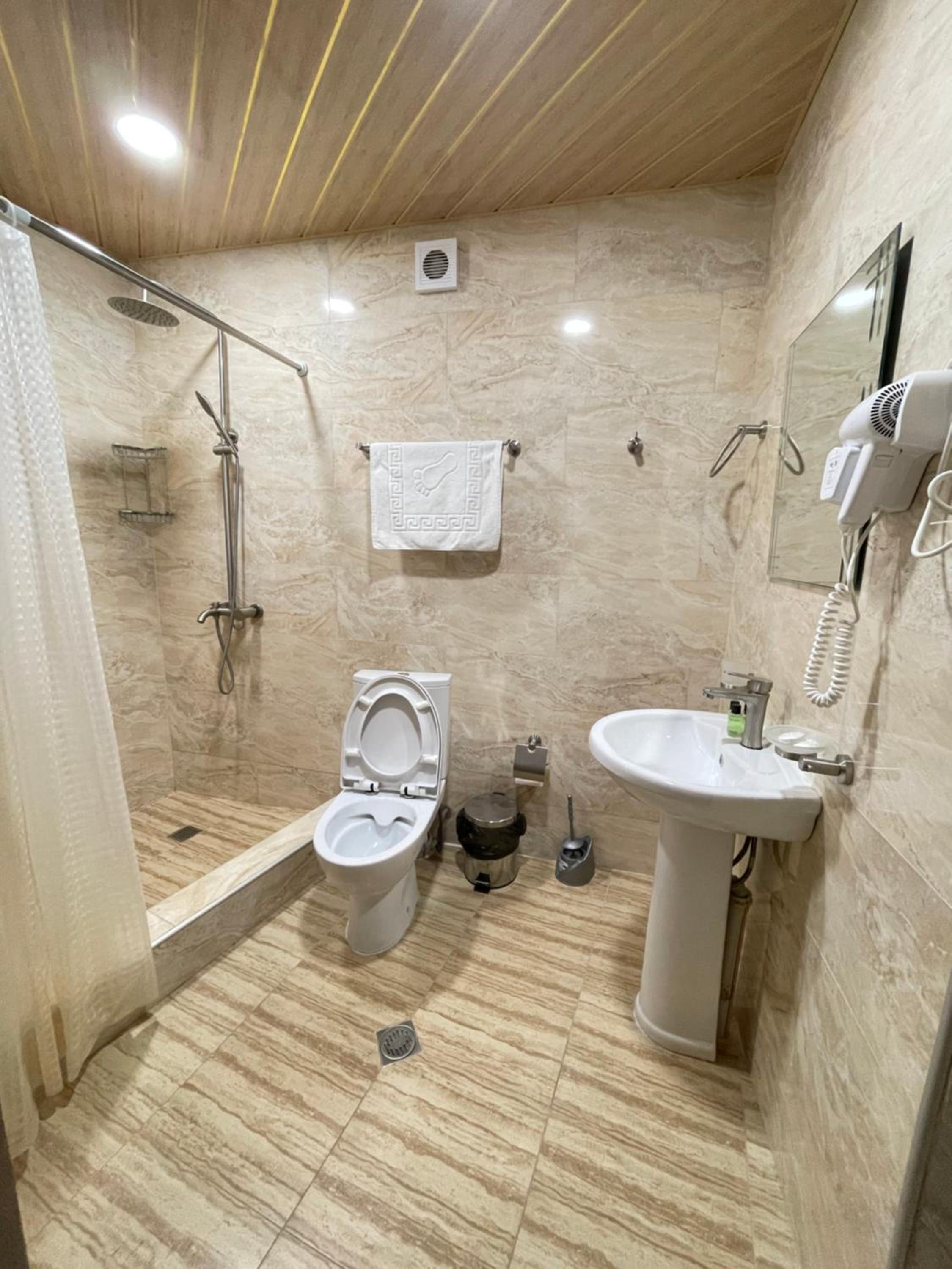 Standard Double or Twin Room with Balcony - Photo 1