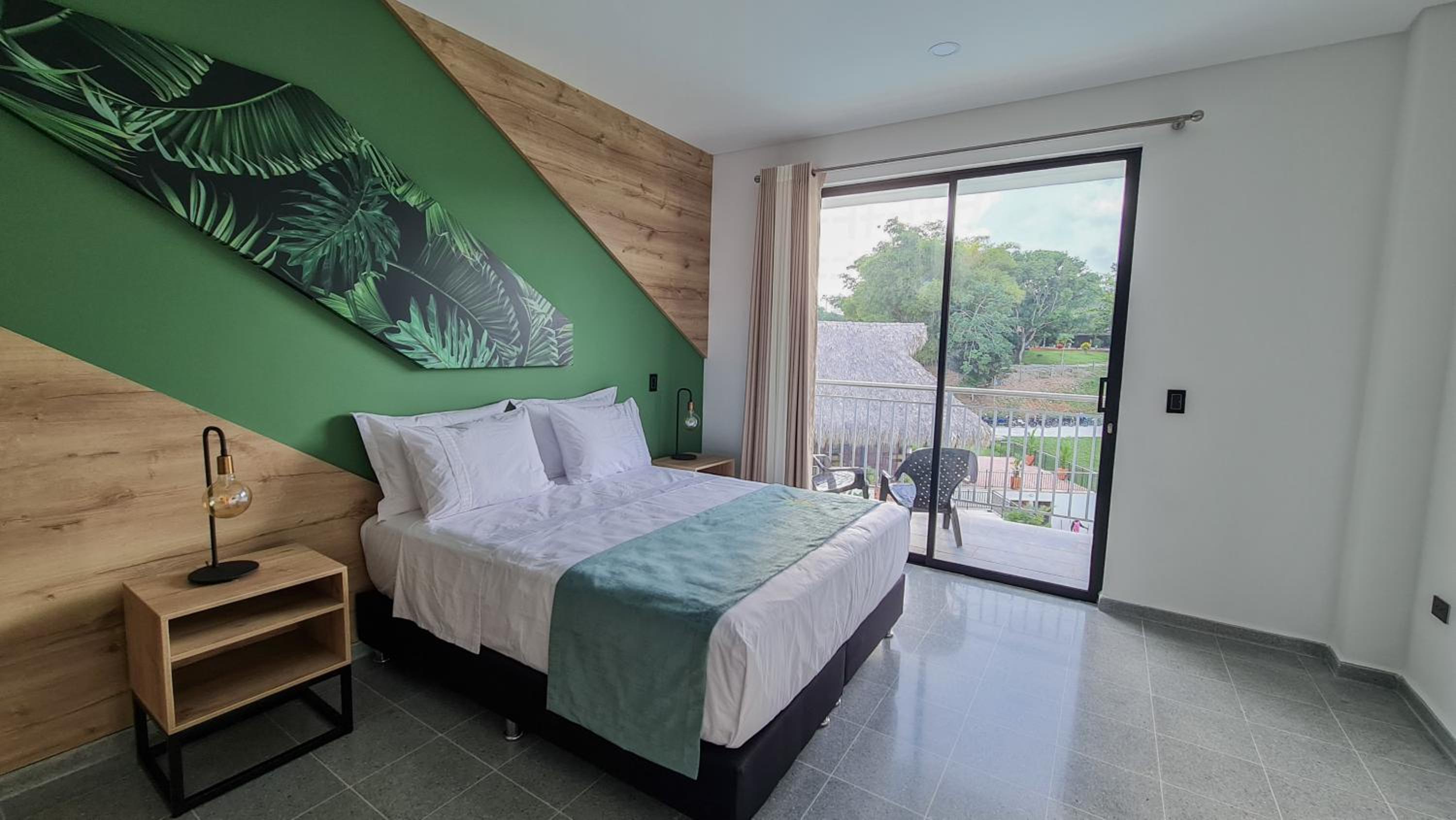 Standard Queen Room