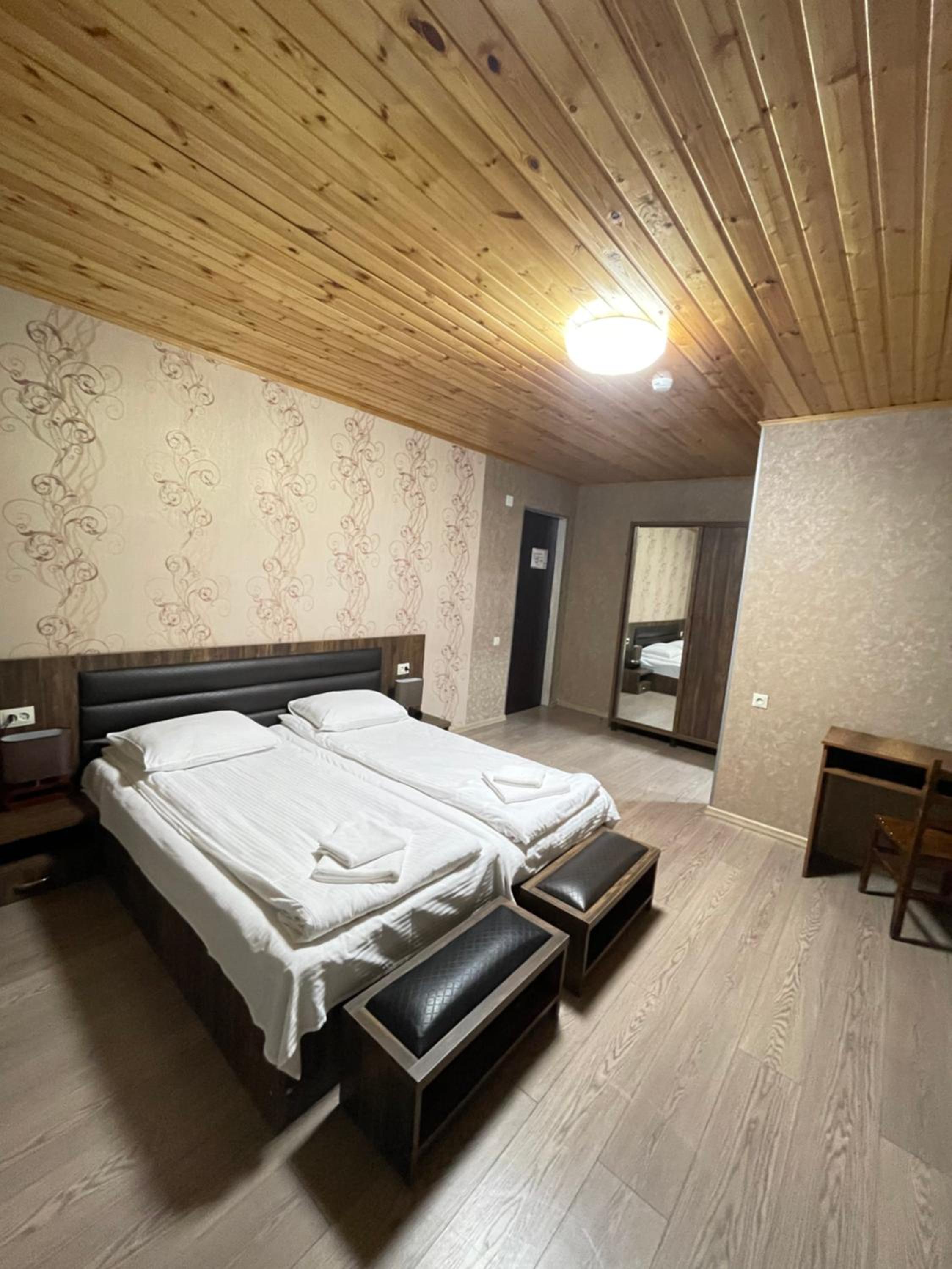 Standard Triple Room with Balcony - Photo 9