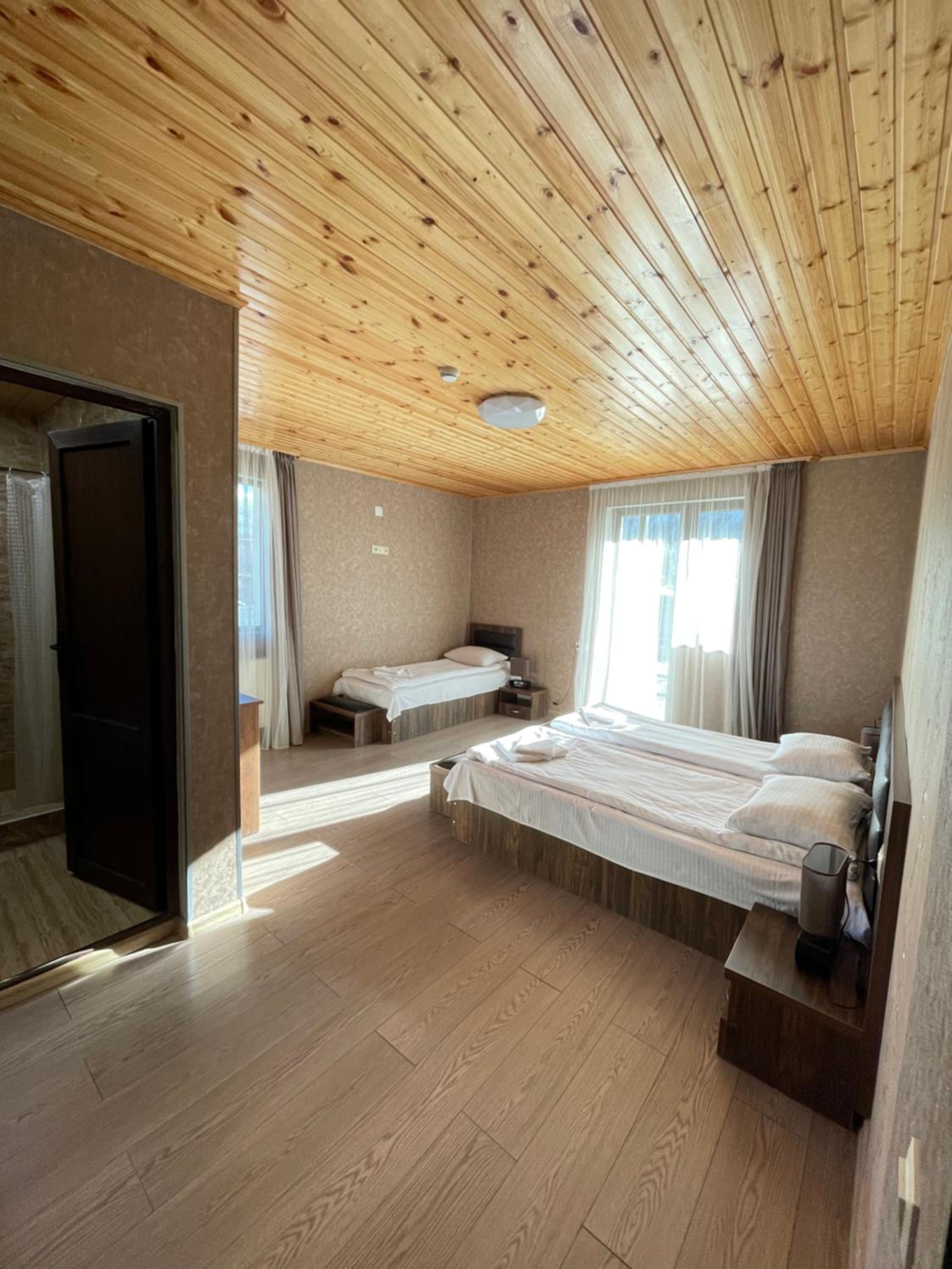 Standard Triple Room with Balcony - Photo 6