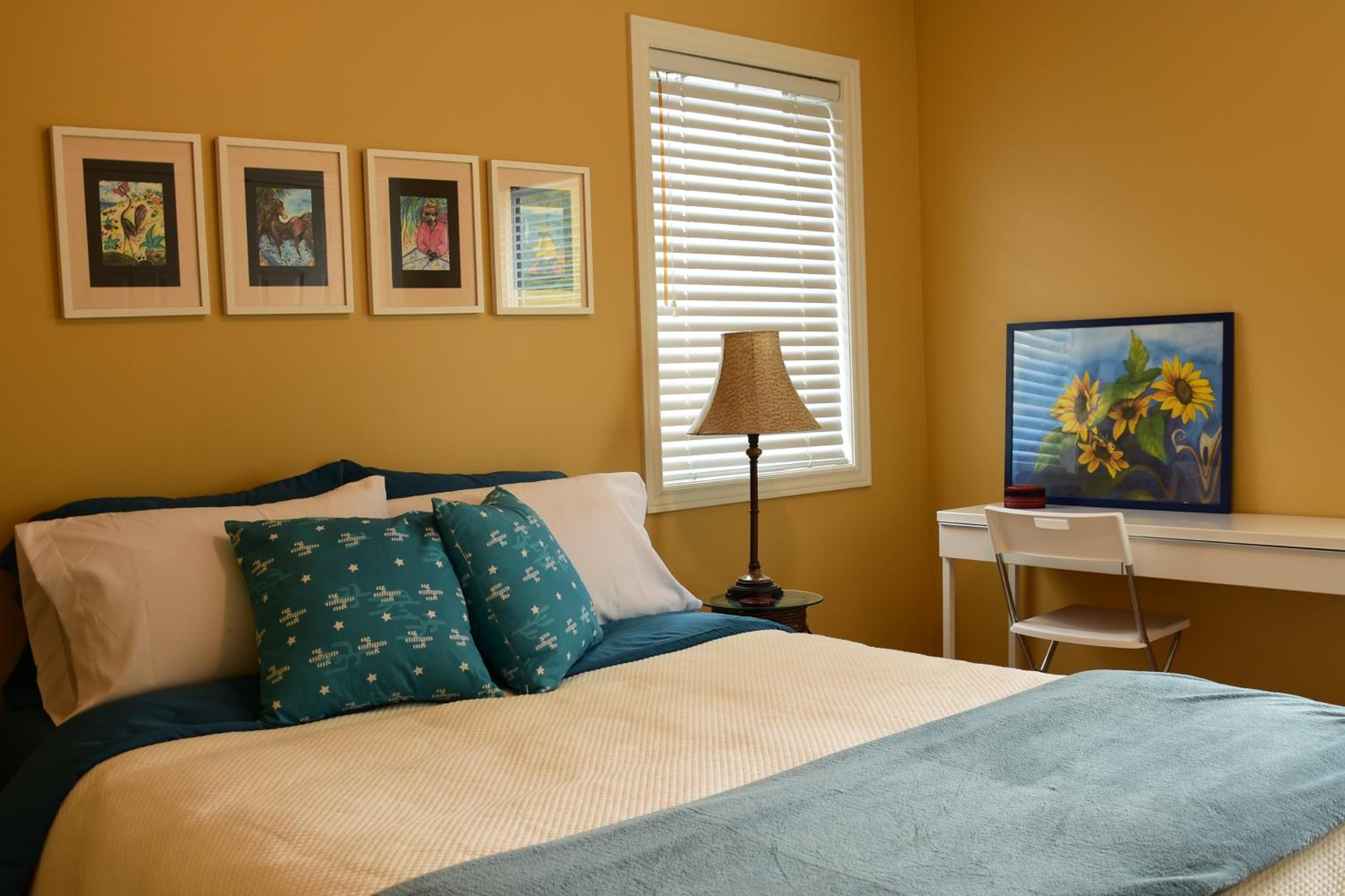 Queen Room photo 1