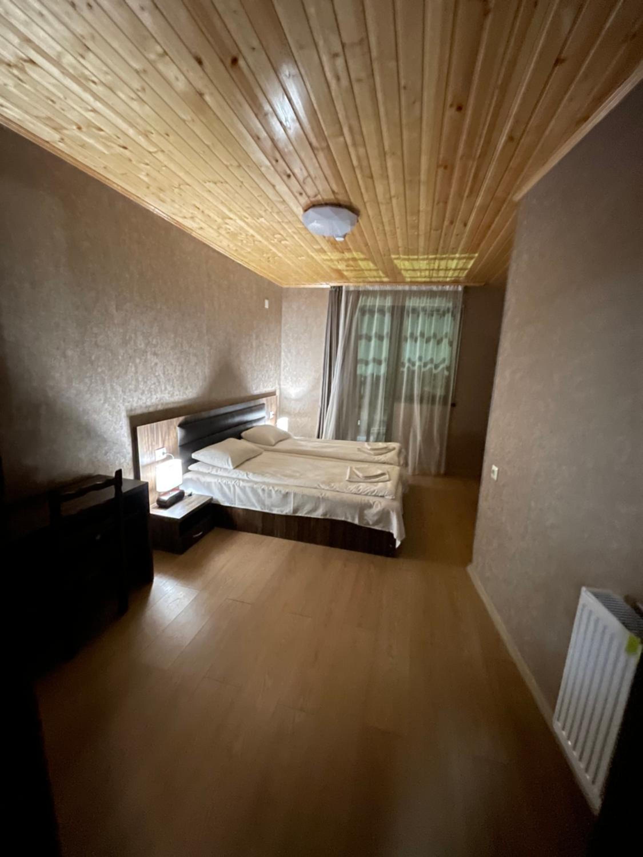 Standard Double or Twin Room with Balcony - Photo 12