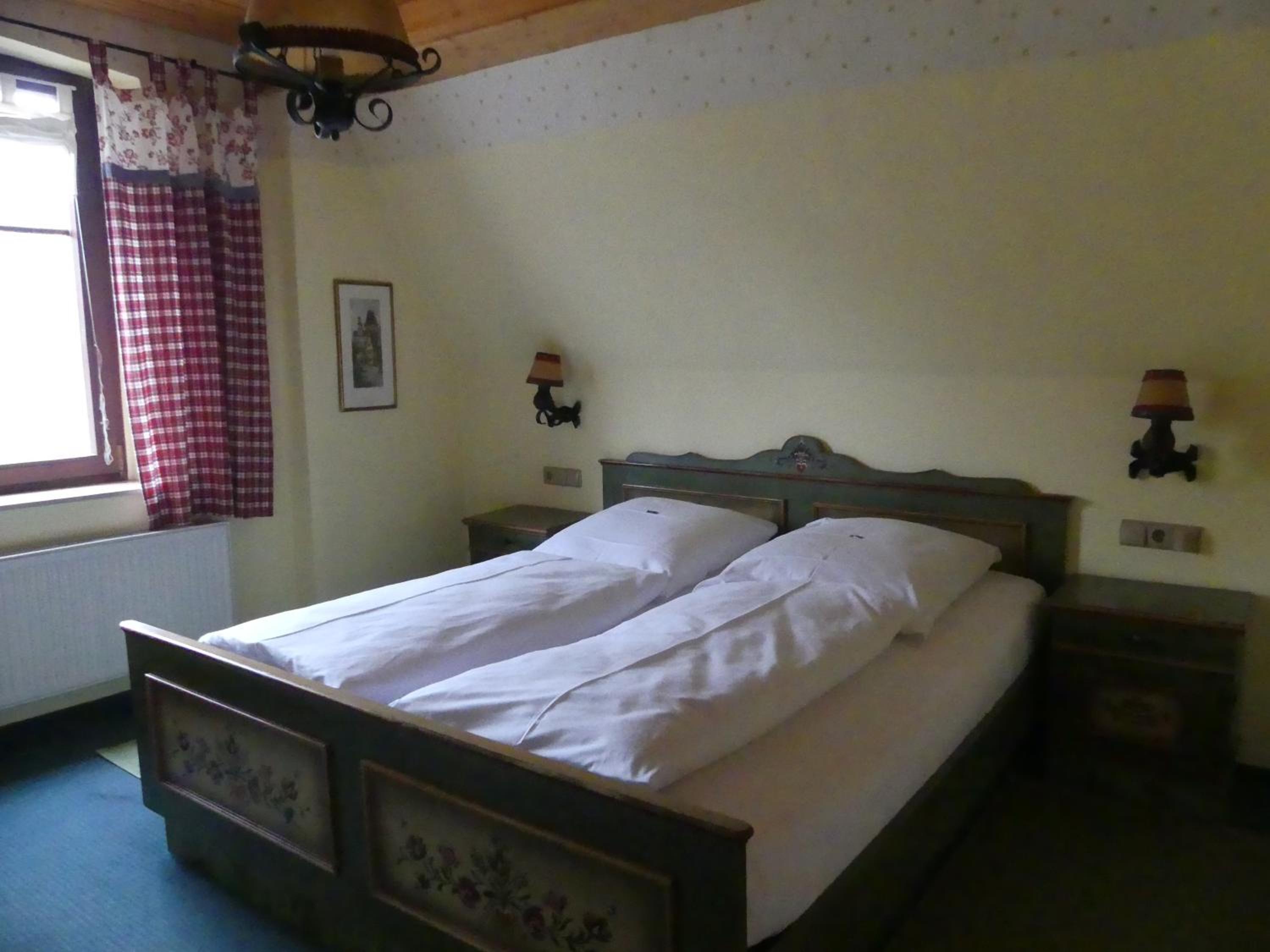 Traditional Family Room - Photo 6