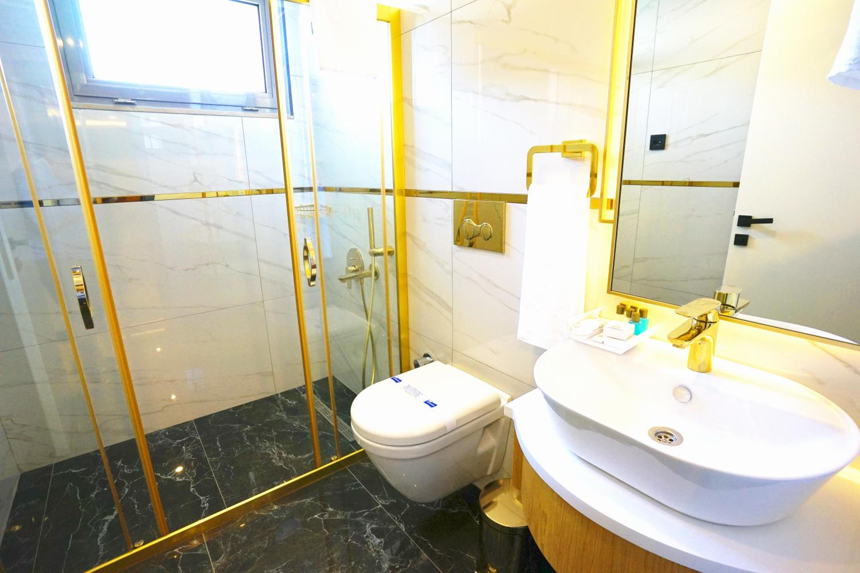 Twin Room with Pool View