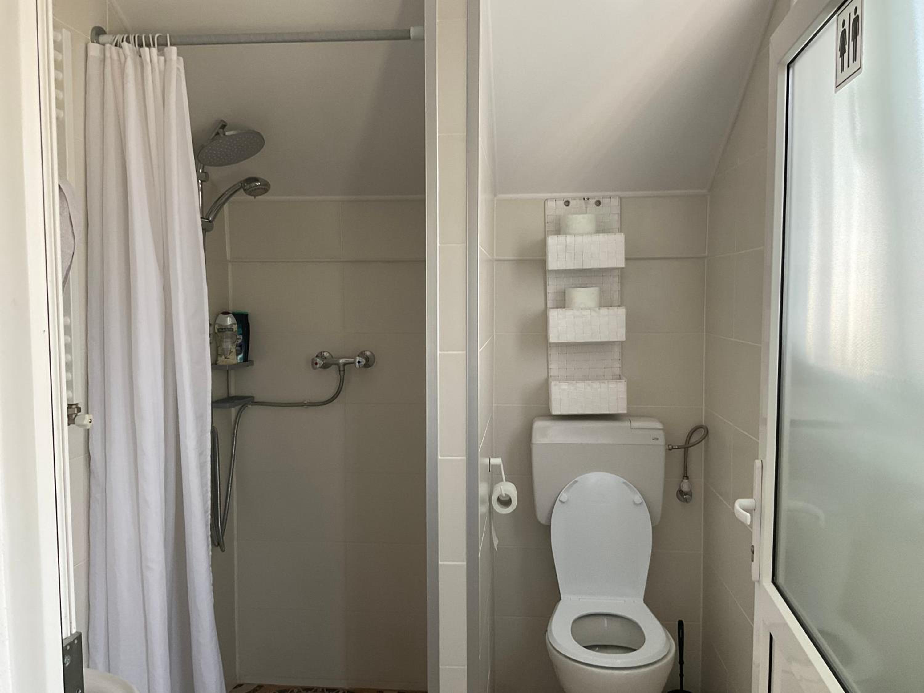 Small Double Room - Photo 5