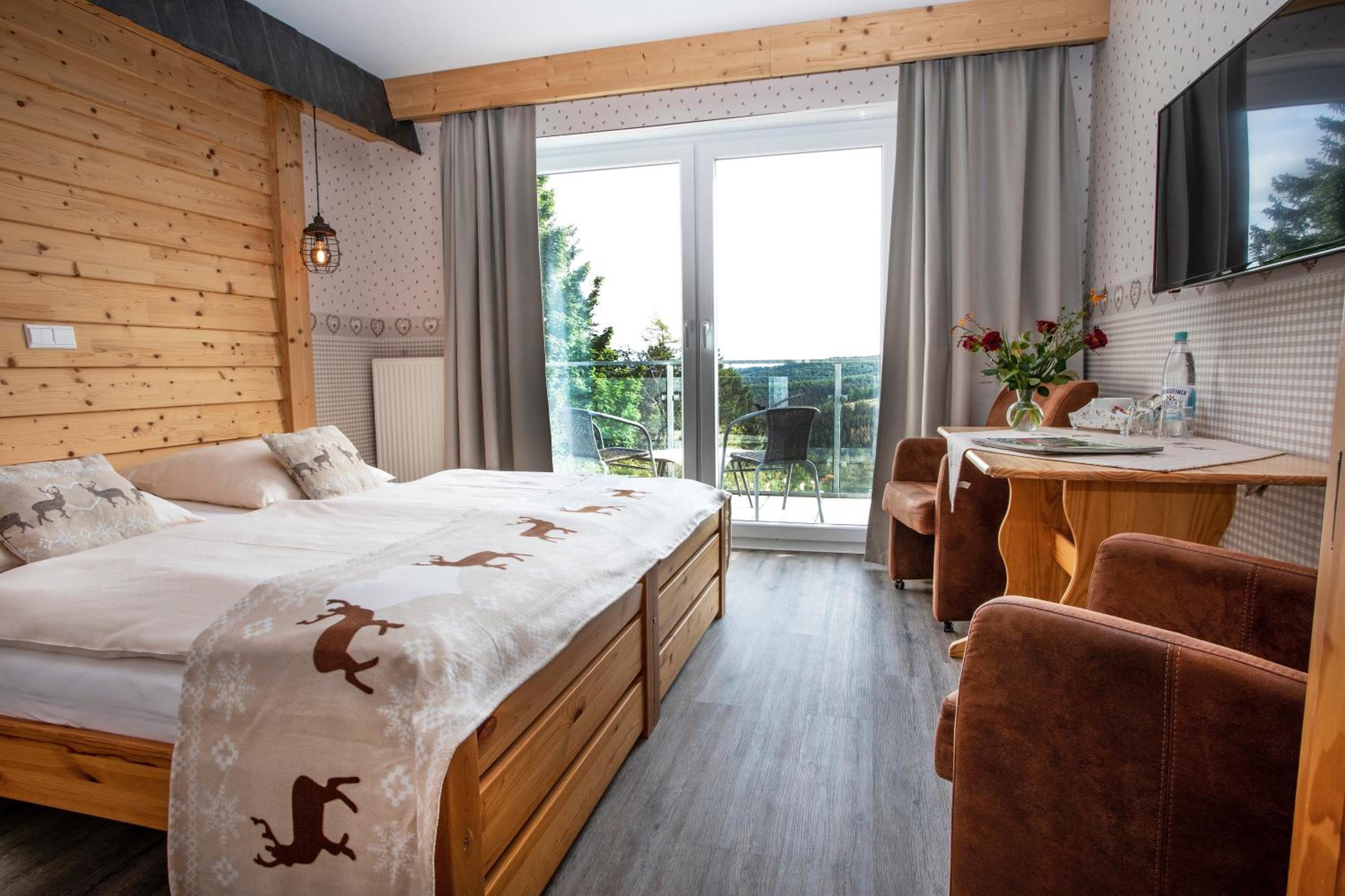 Double Room with Mountain View