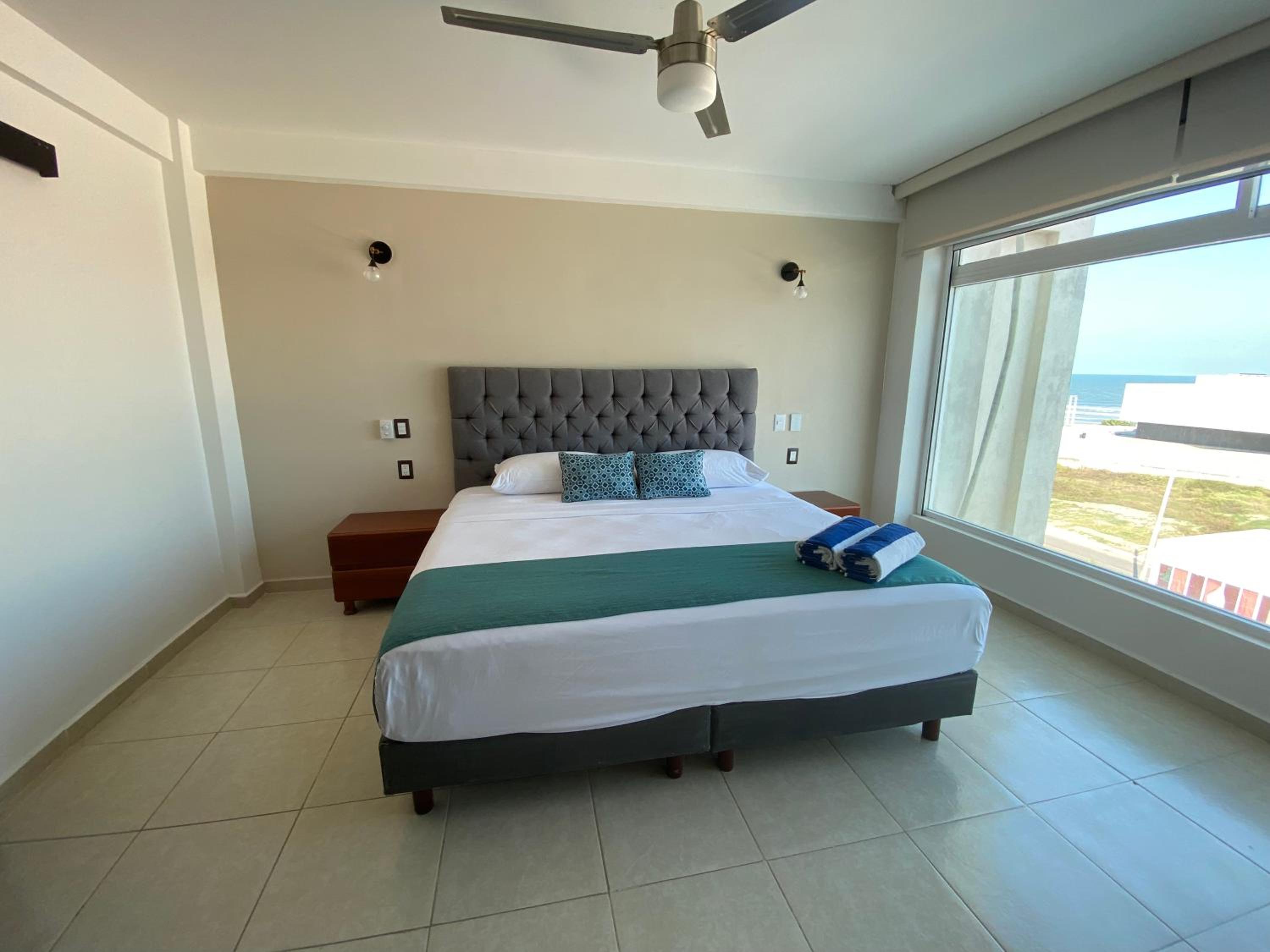 Apartment with Sea View - Photo 25