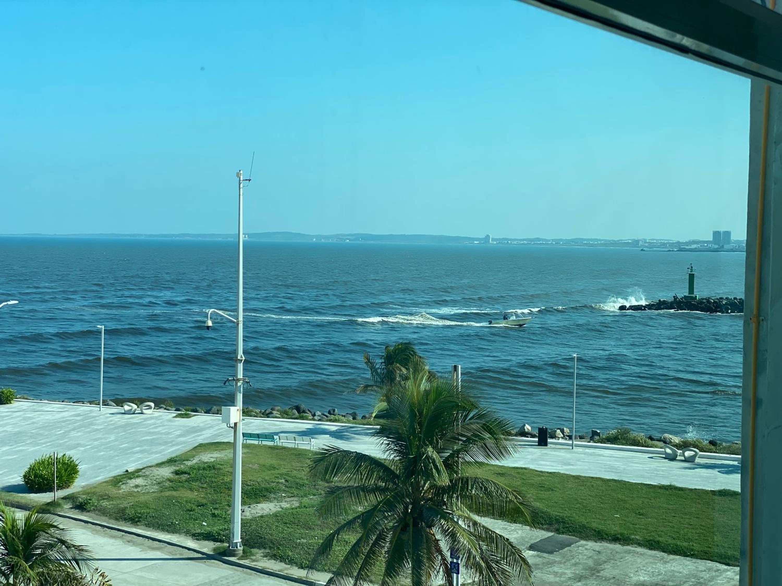 Apartment with Sea View - Photo 4