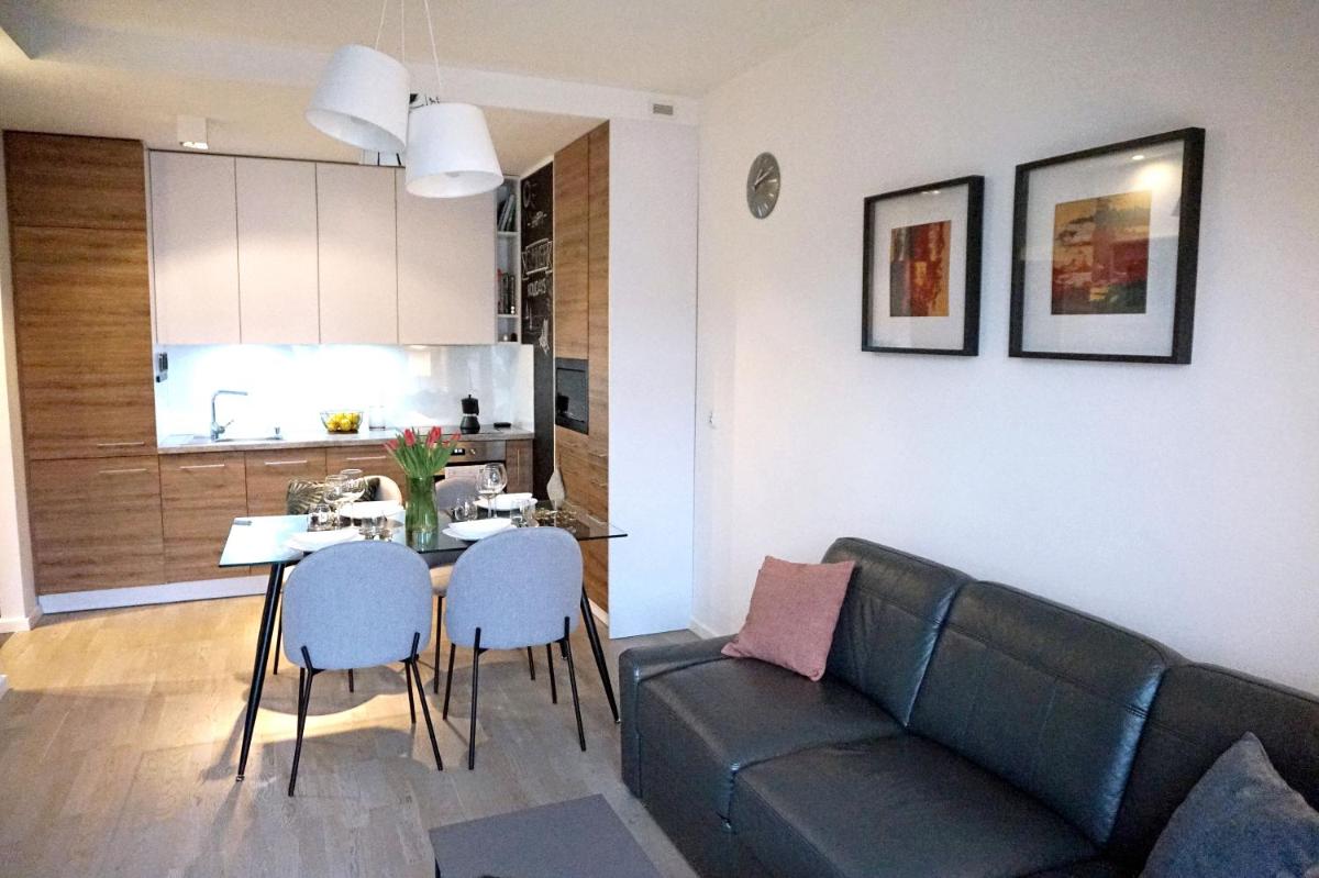 Apartment with Balcony photo 2