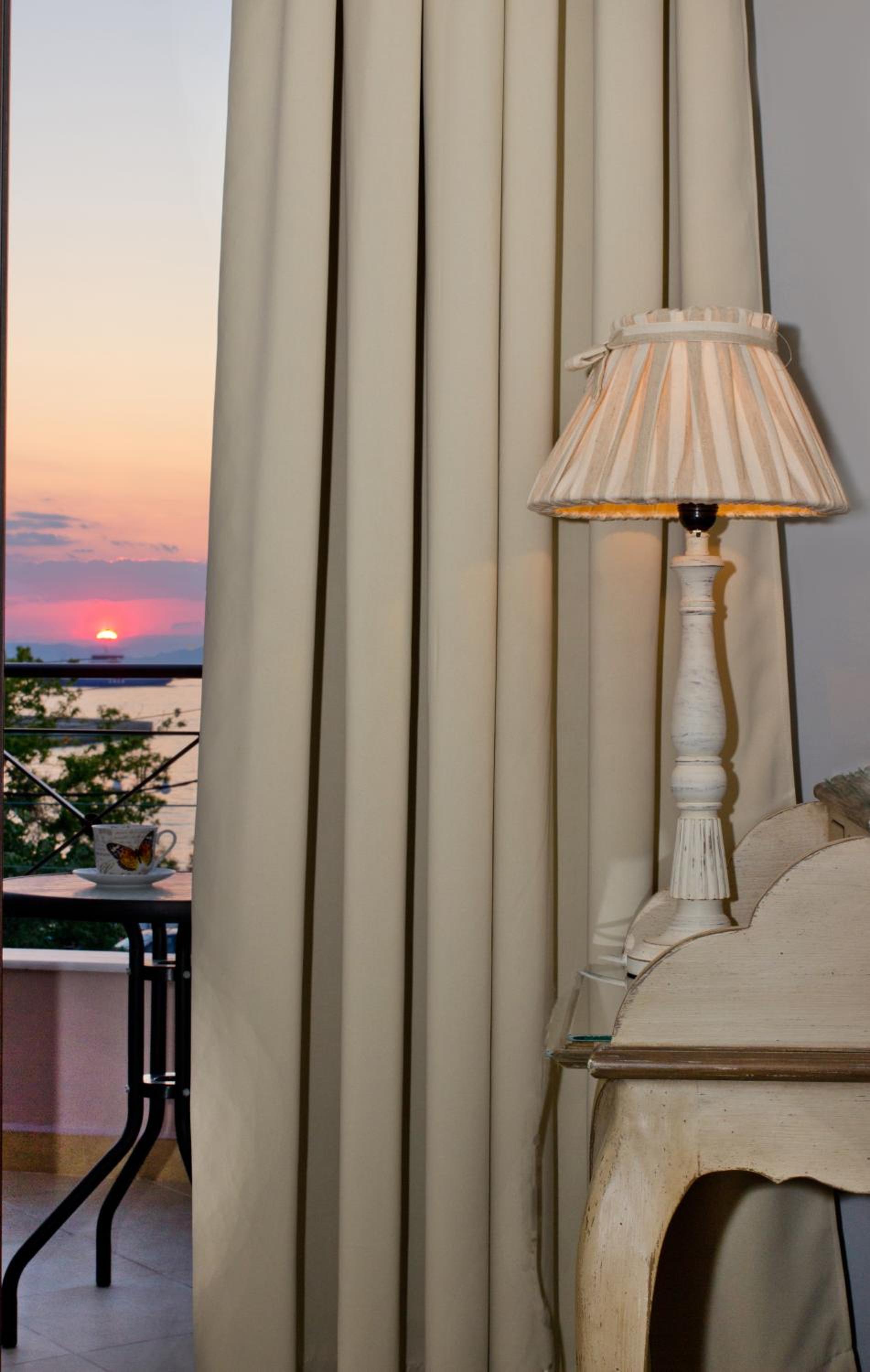 Double or Twin Room with Balcony - Photo 13