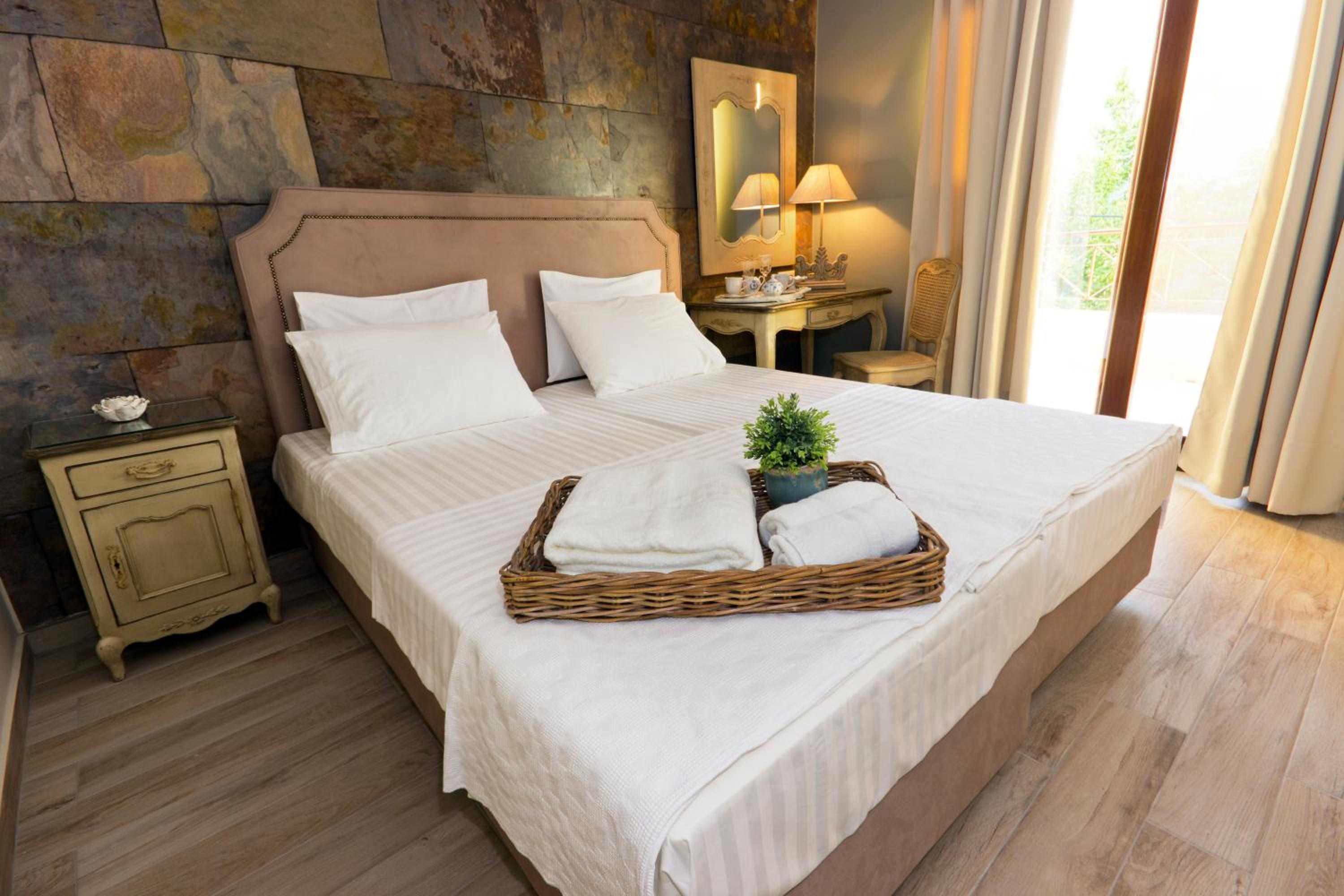Double or Twin Room with Balcony - Photo 7
