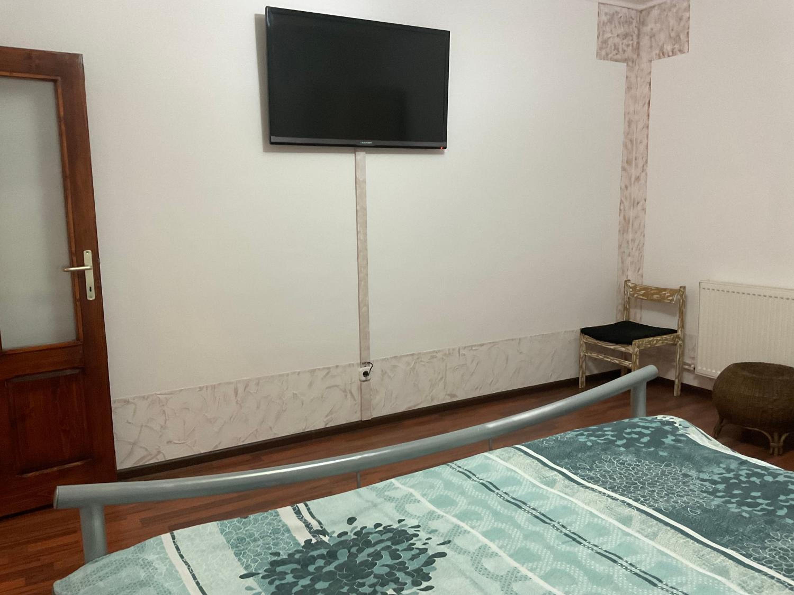 Deluxe Room (2 Adults + 1 Child) - Photo 19