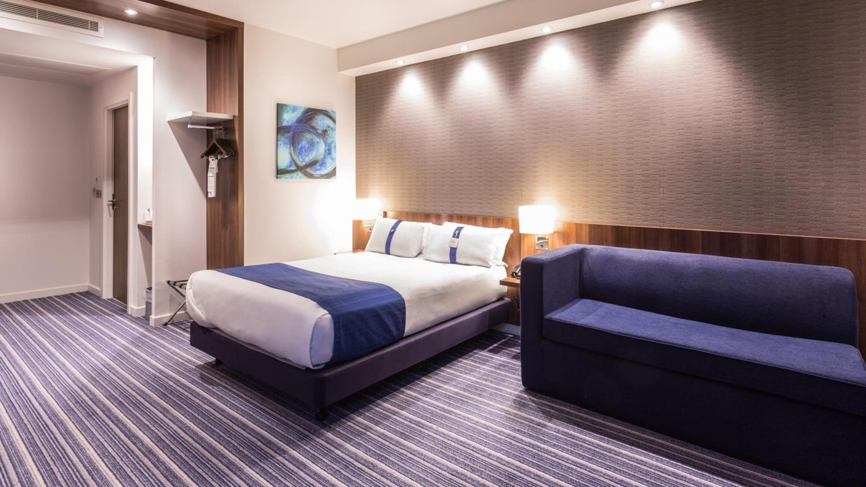 Standard Double Room with Single Sofa Bed and Free Hot Breakfast