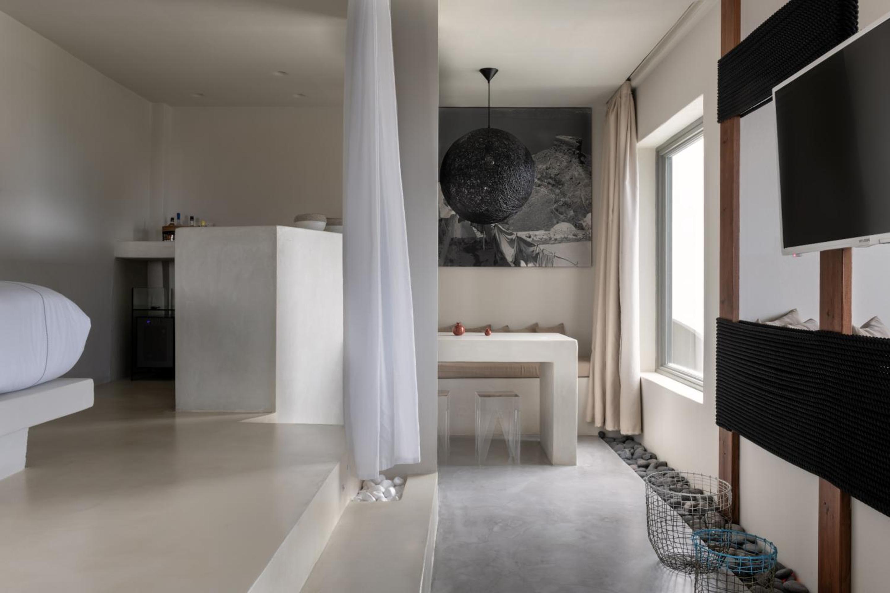  Junior Suite with Outdoor Plunge Pool and Sea View - Photo 2