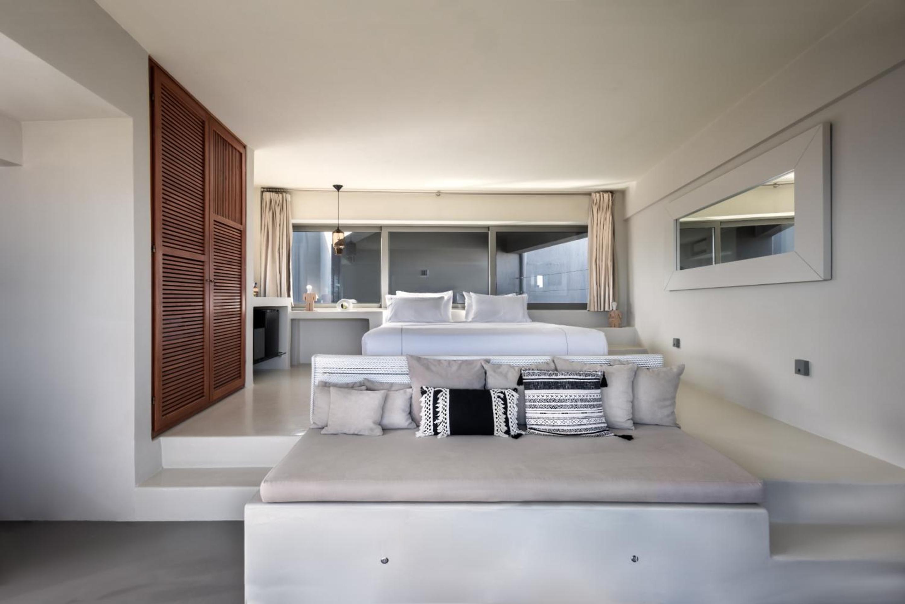  Junior Suite with Outdoor Plunge Pool and Sea View - Photo 14