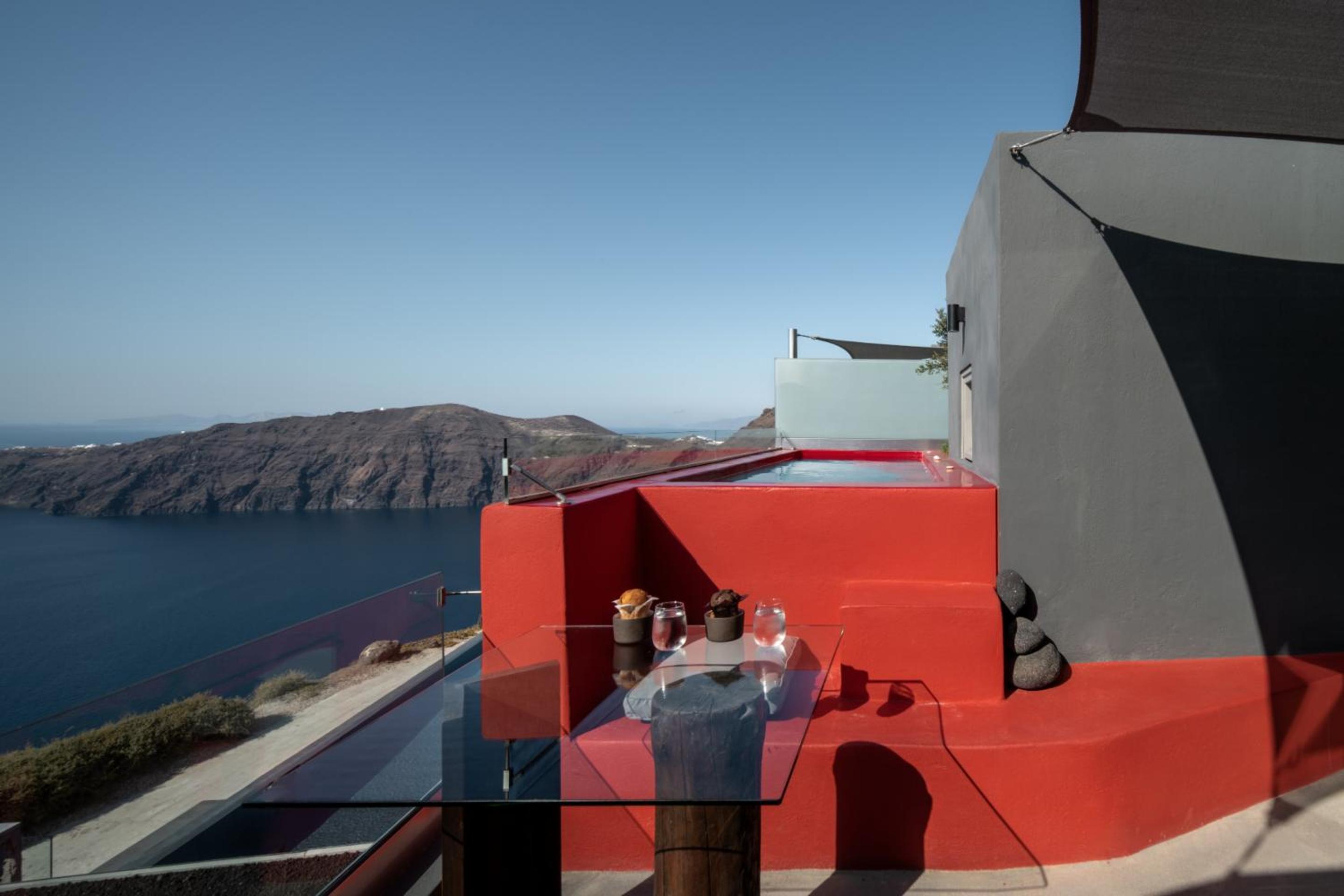 Deluxe Suite with Outdoor Hot tub and Caldera View - Photo 30
