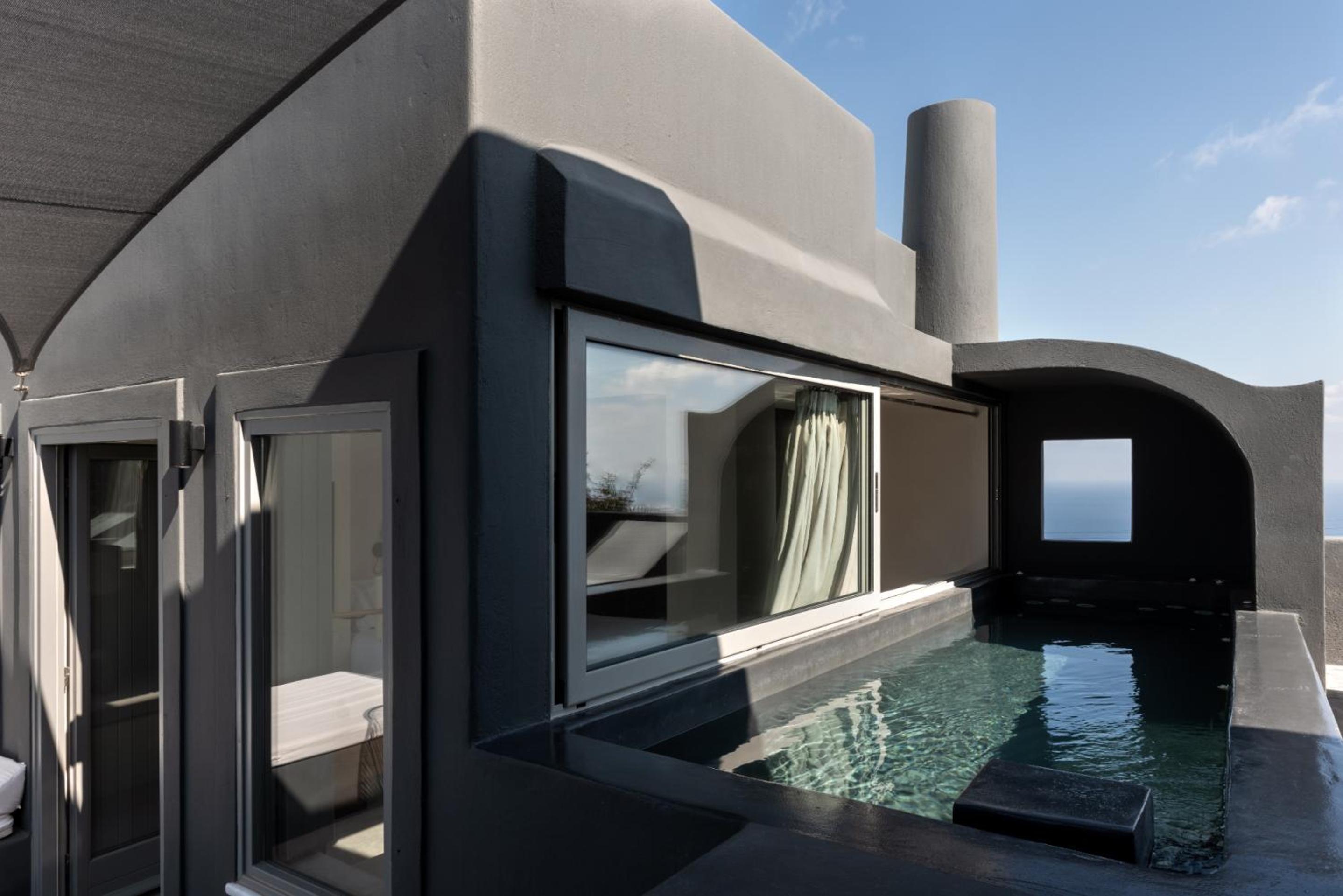 Deluxe Suite with Outdoor Hot tub and Caldera View - Photo 24