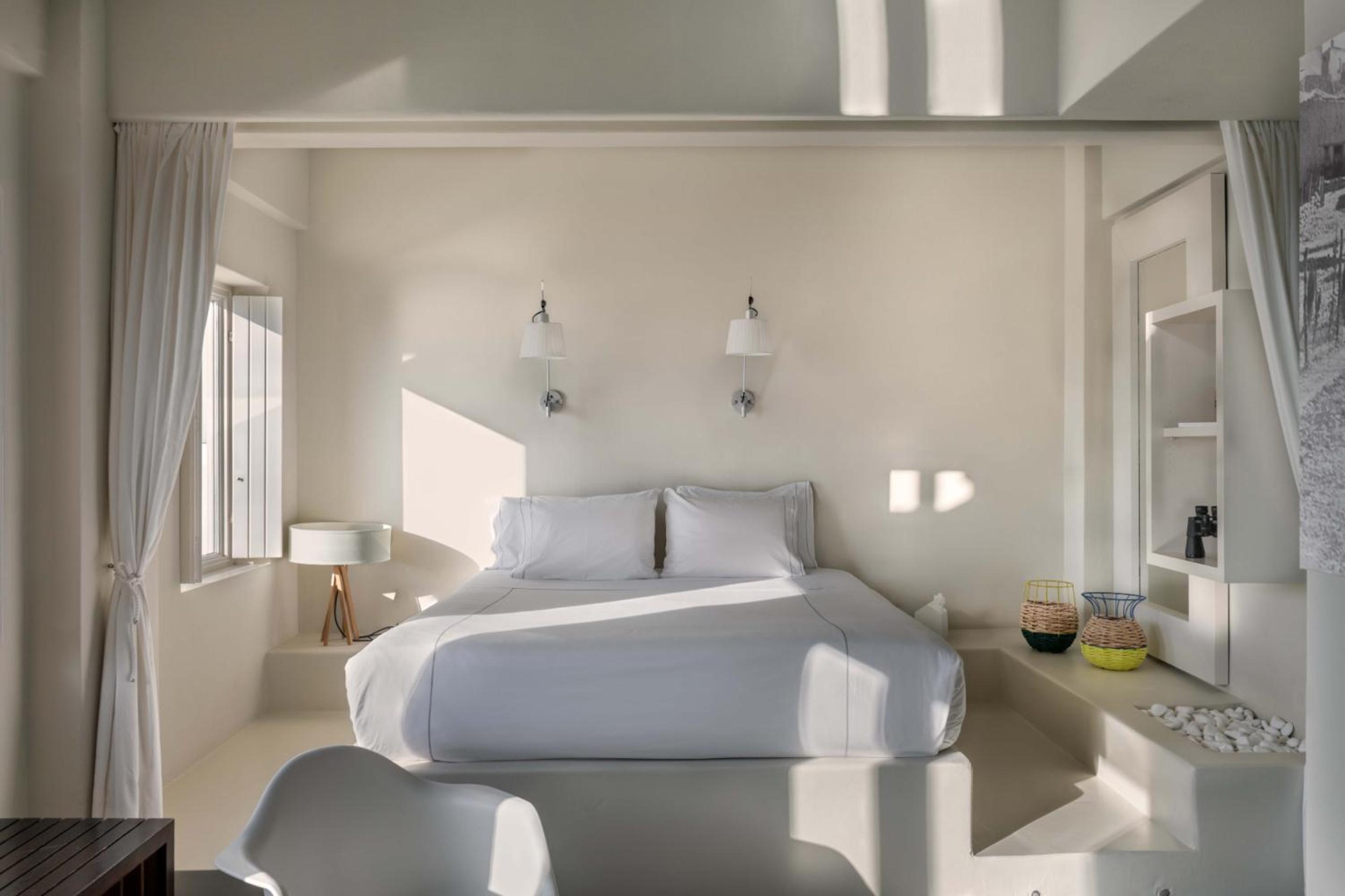 Executive Suite with Indoor or Outdoor Hot Tub and Caldera View