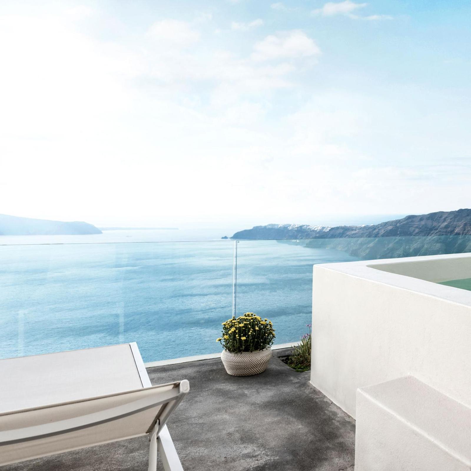 Executive Suite with Indoor or Outdoor Hot Tub and Caldera View - Photo 4