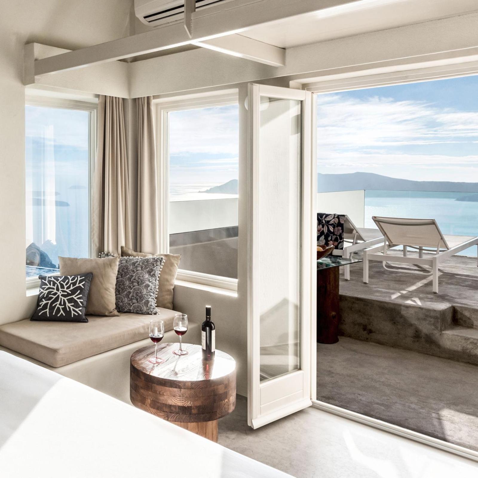 Executive Suite with Indoor or Outdoor Hot Tub and Caldera View - Photo 2