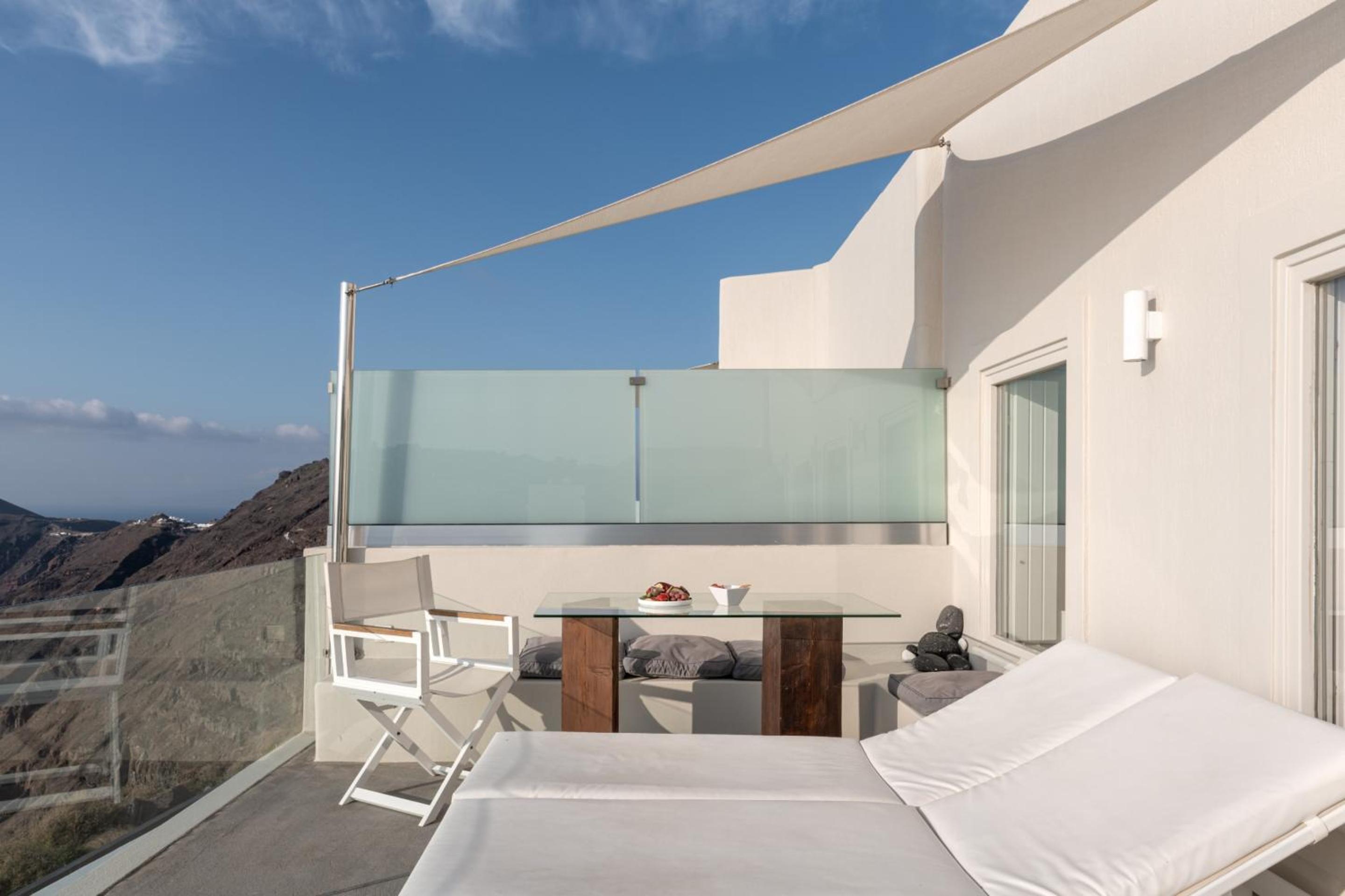 Executive Suite with Indoor or Outdoor Hot Tub and Caldera View - Photo 18