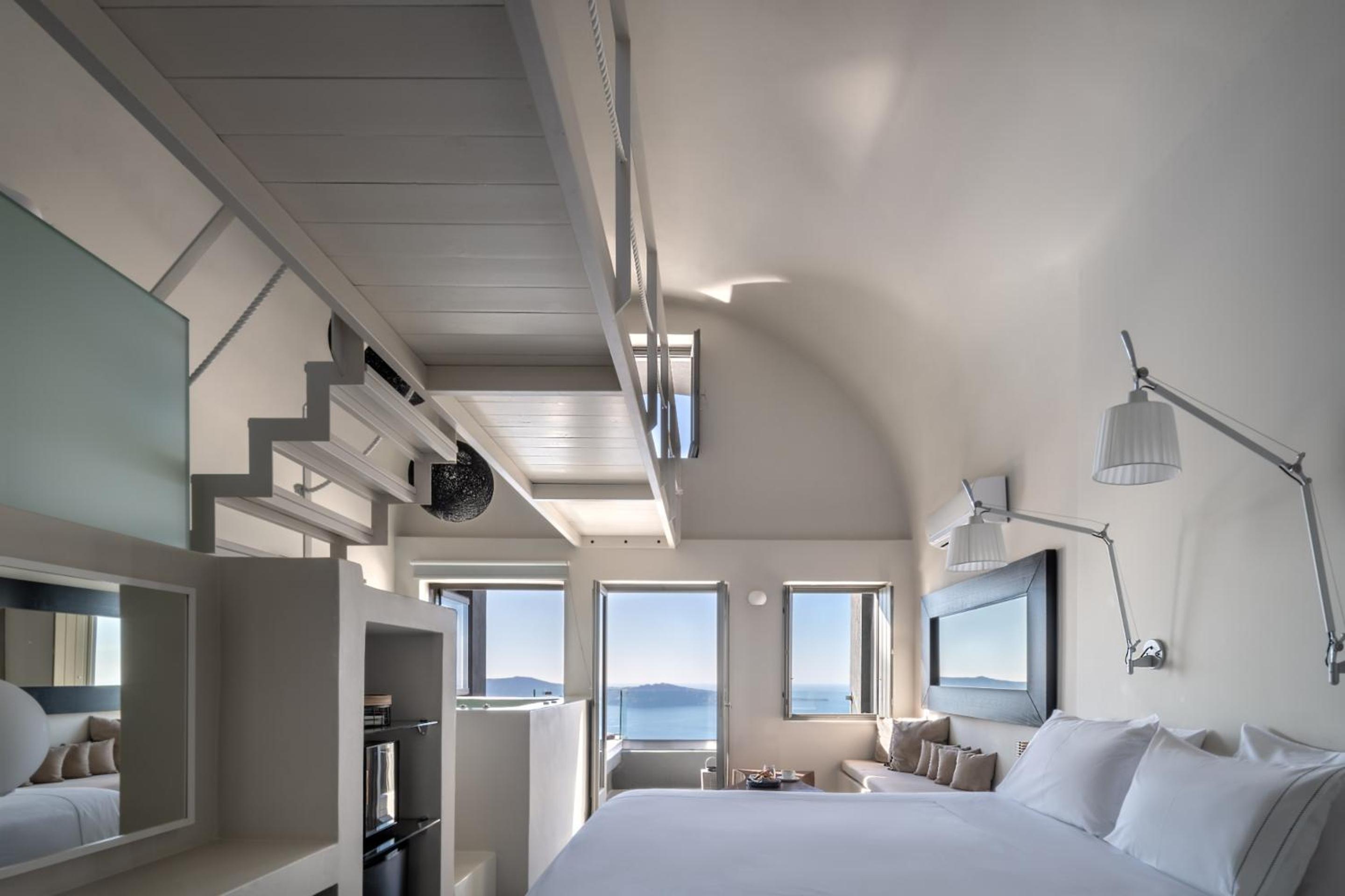 Executive Suite with Indoor or Outdoor Hot Tub and Caldera View - Photo 6