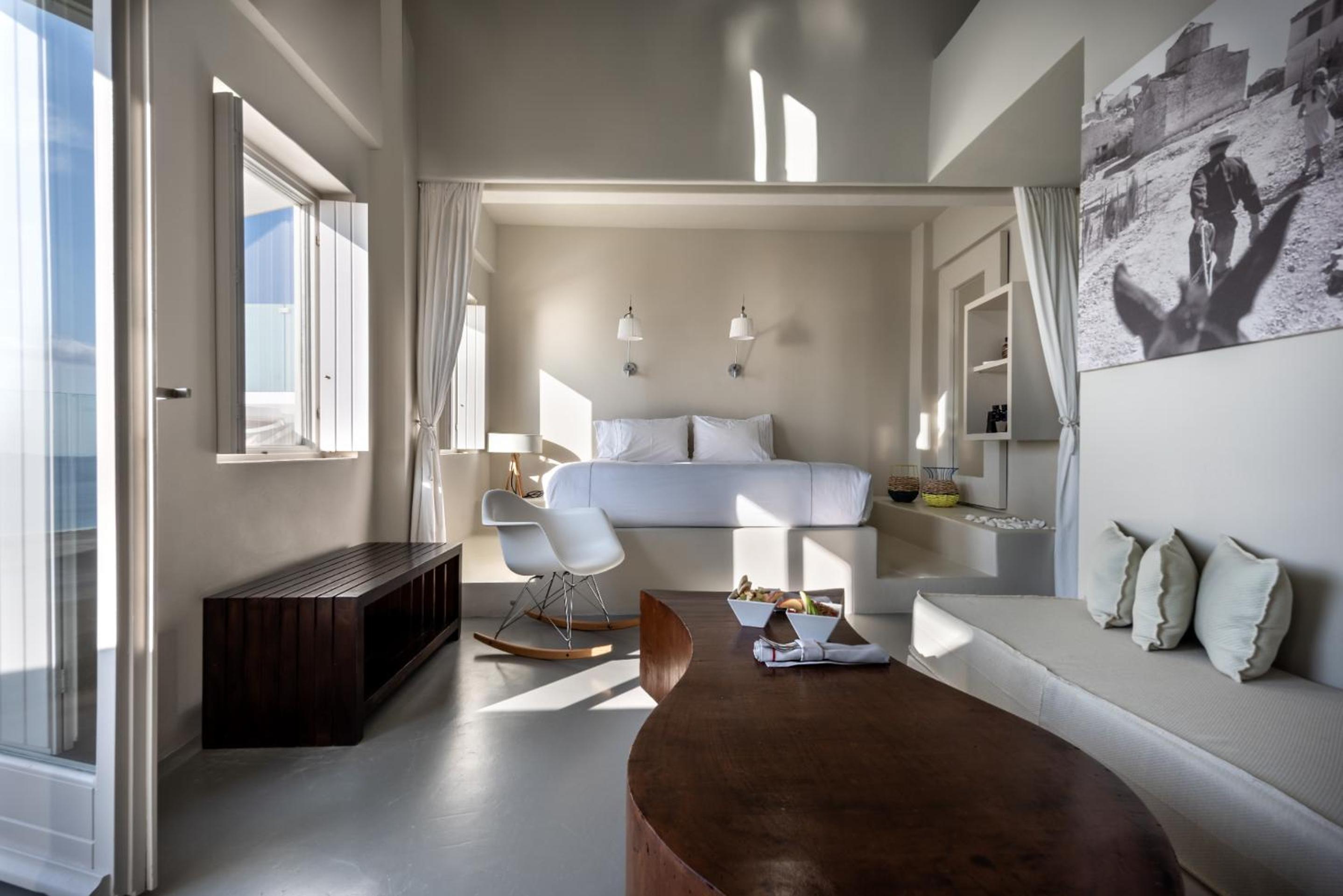 Executive Suite with Indoor or Outdoor Hot Tub and Caldera View - Photo 13
