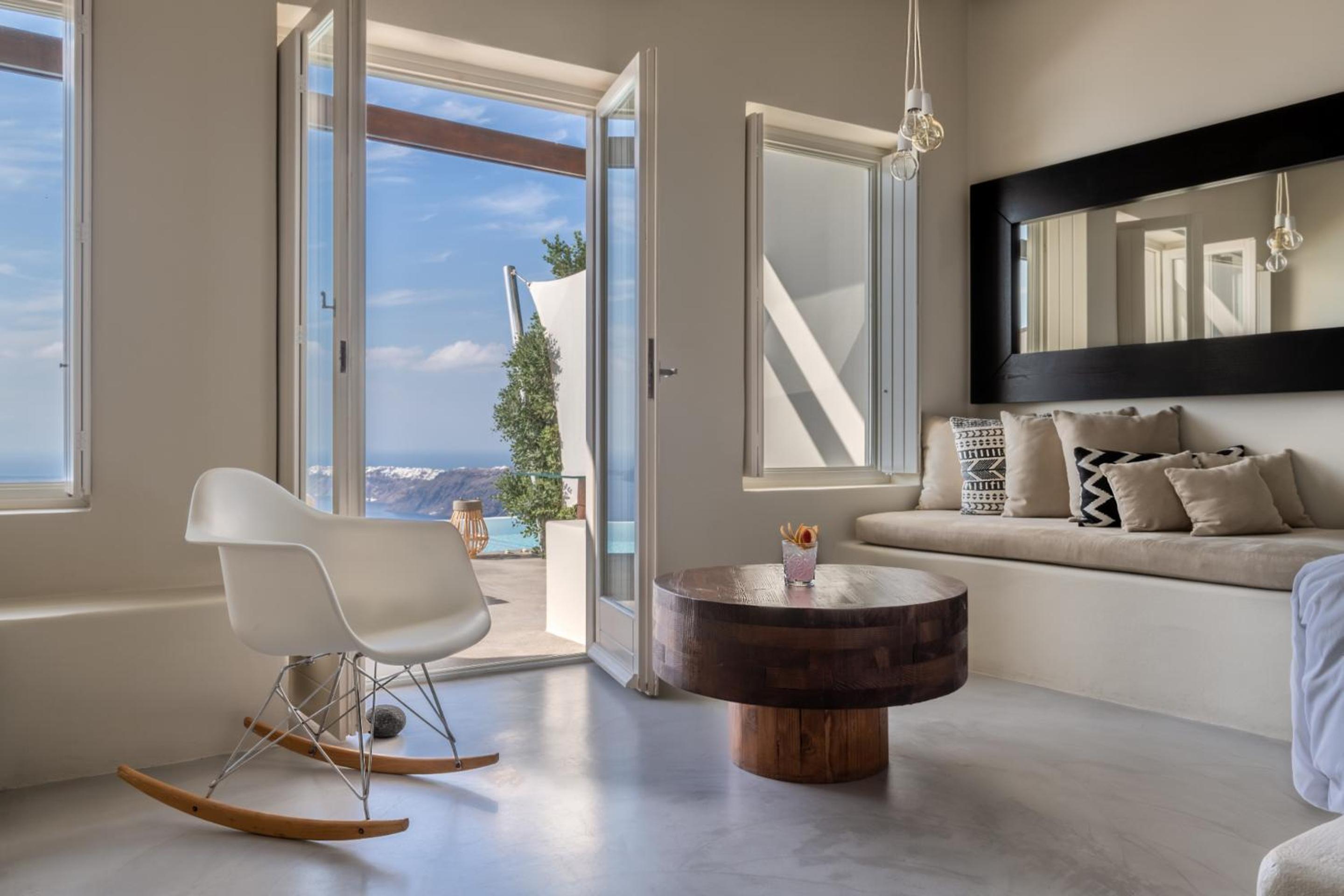 Superior Pool Suite with Caldera View - Photo 6