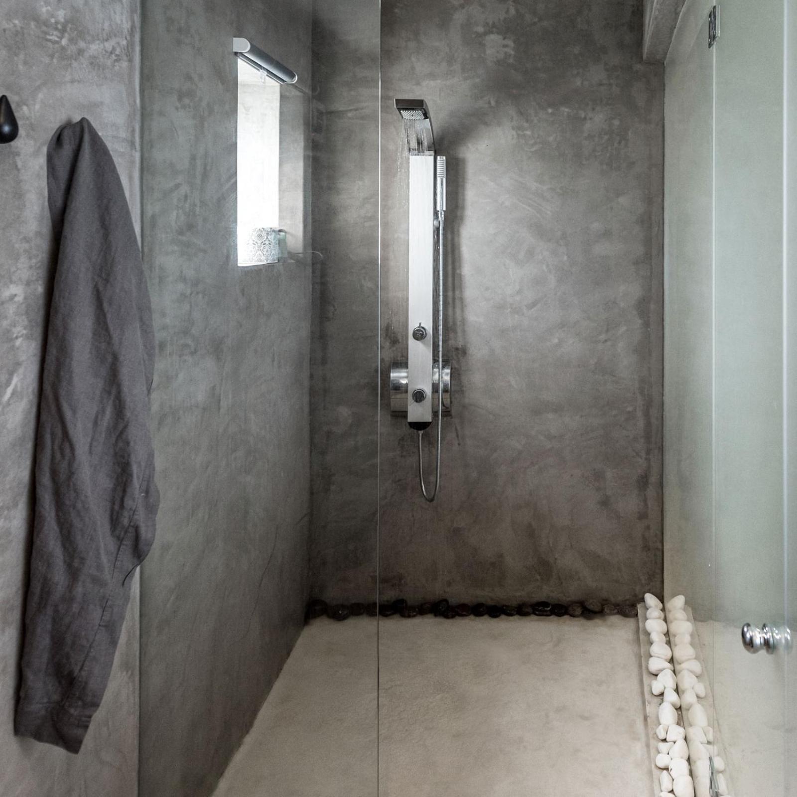 Royal Suite with Indoor or Outdoor Plunge Pool and Caldera View - Photo 13
