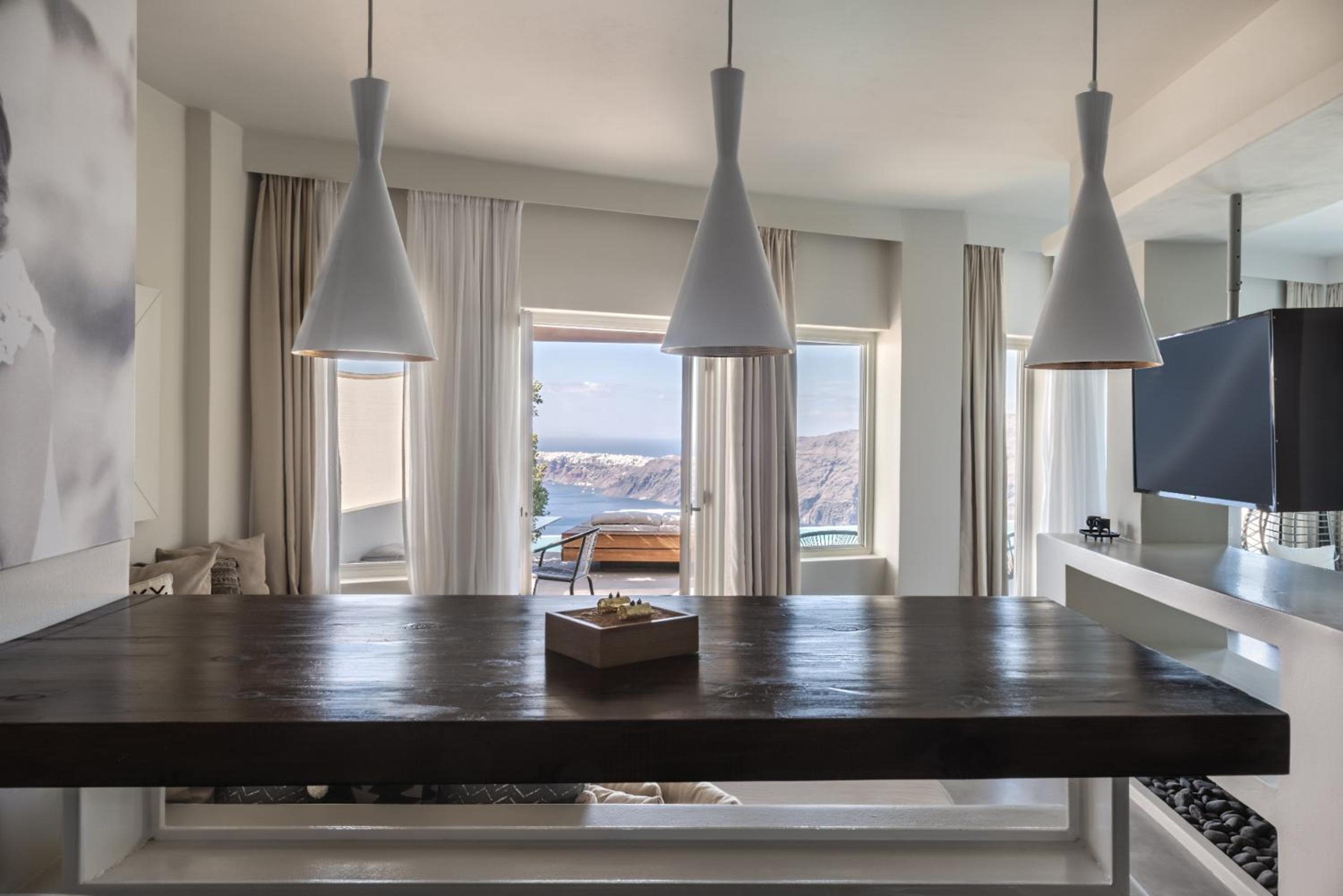 Suite con Piscina a Sfioro e Vista Caldera