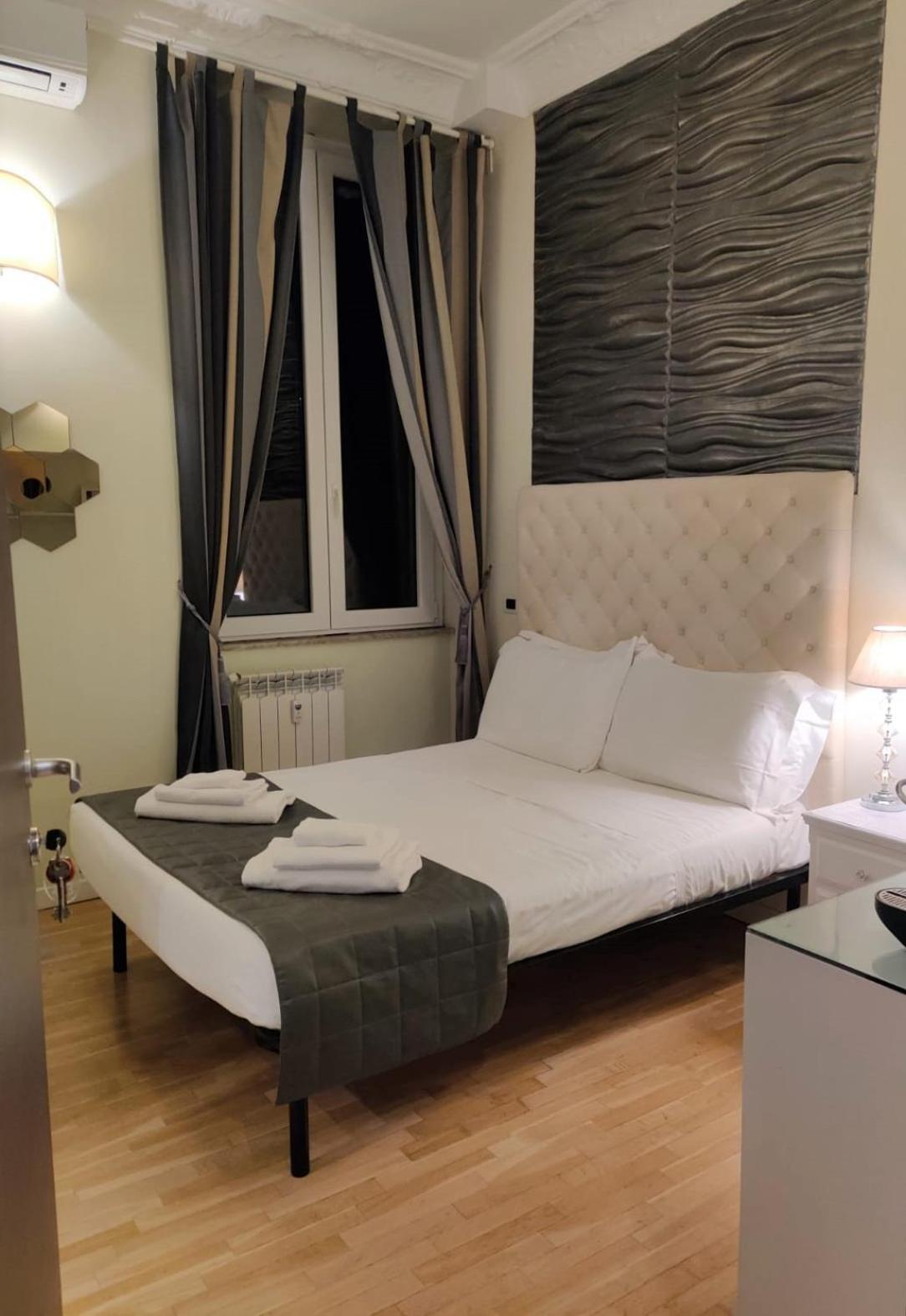 Standard Double Room (1 Adult) photo 2