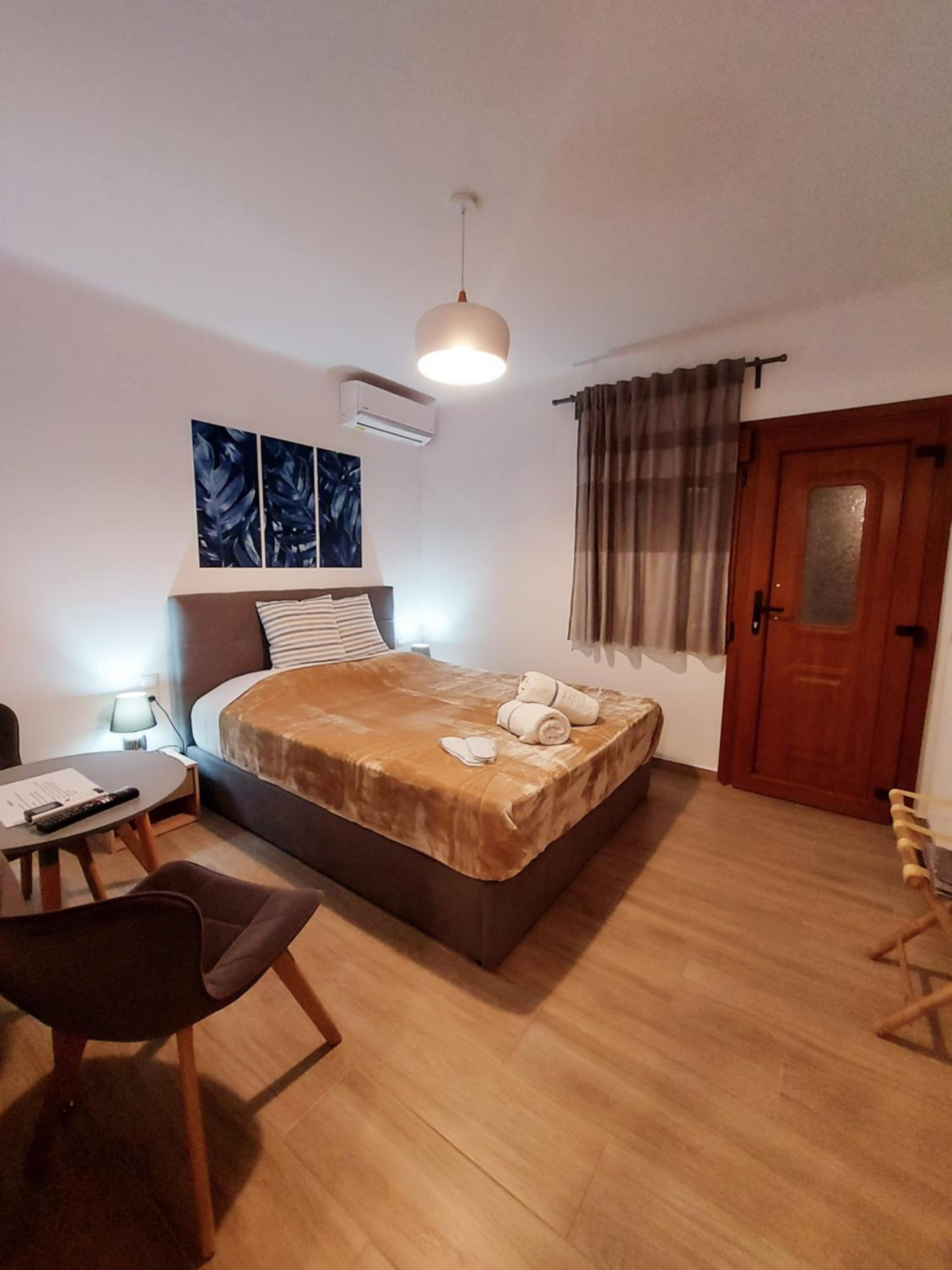 One-Bedroom Apartment - Photo 16